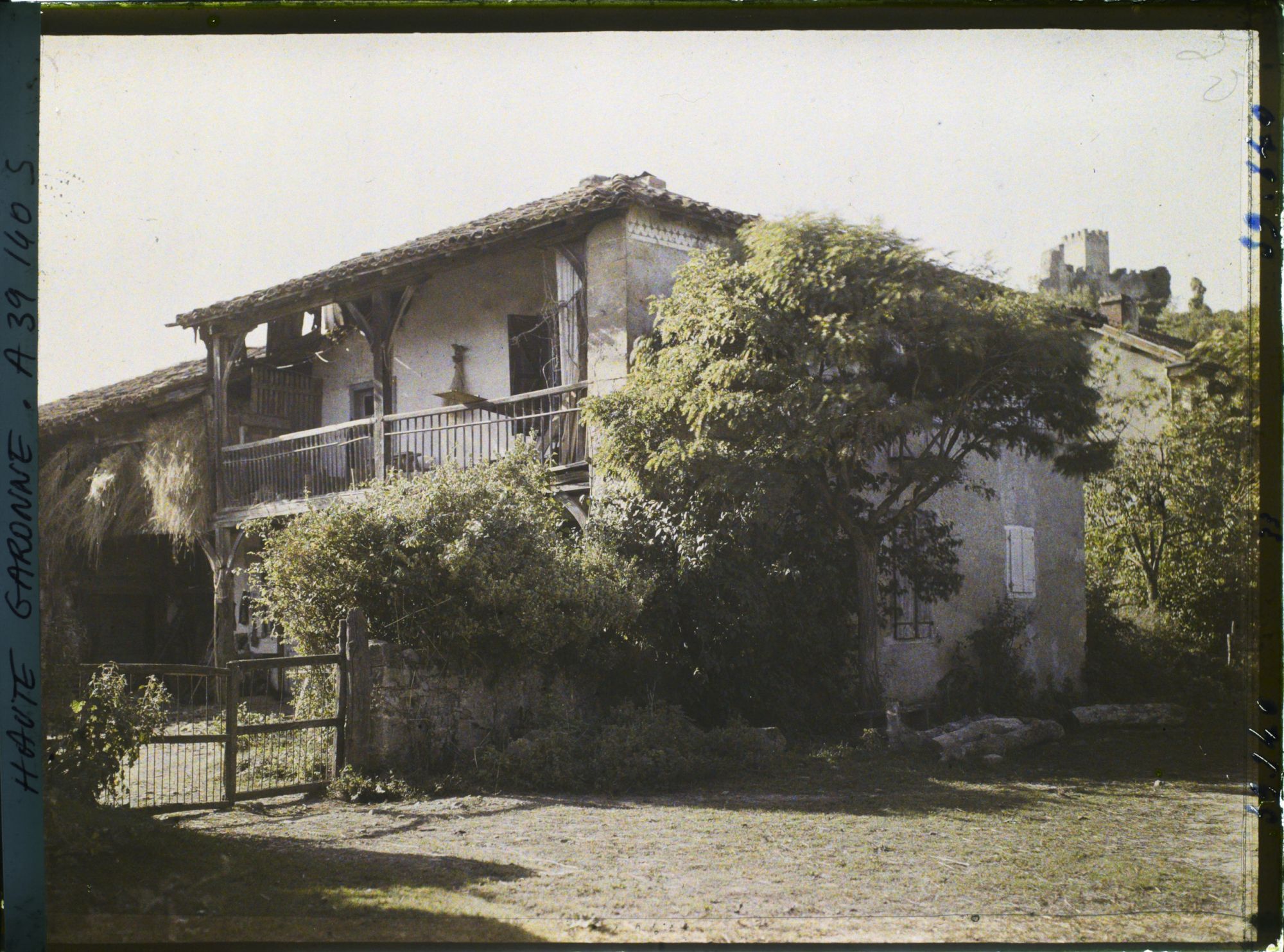 Image représentant Une vieille maison dans le Village