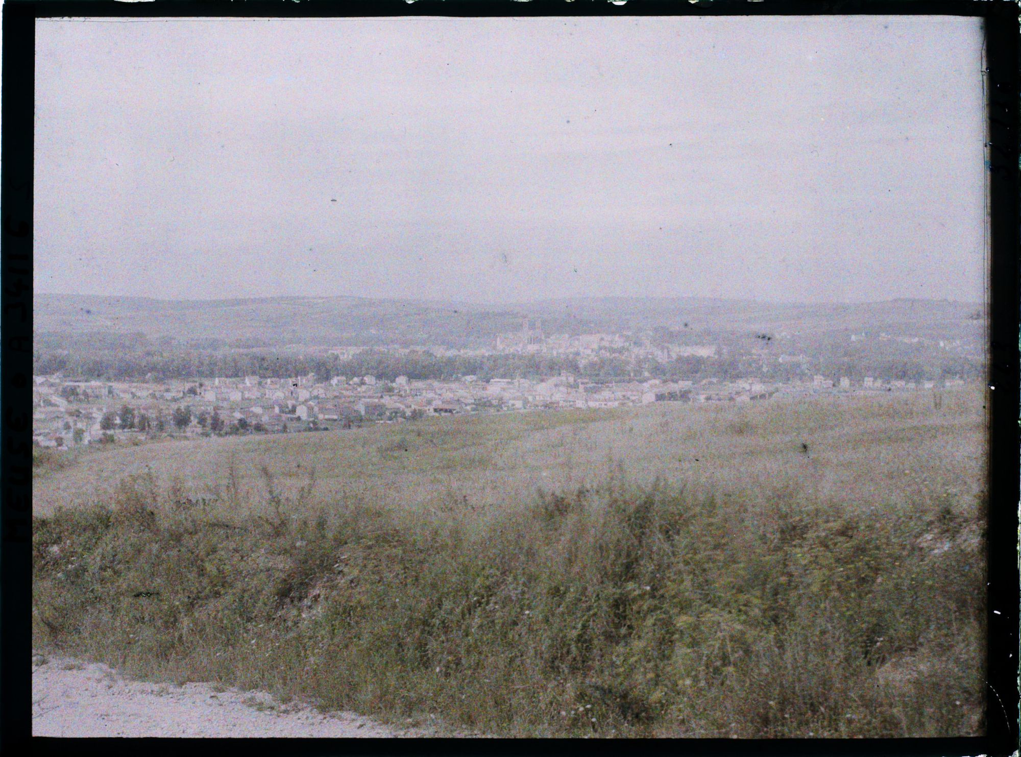 Image représentant France, Verdun, Vue générale de la Ville prise de la Vieille route de Fleury vers le Sud Ouest