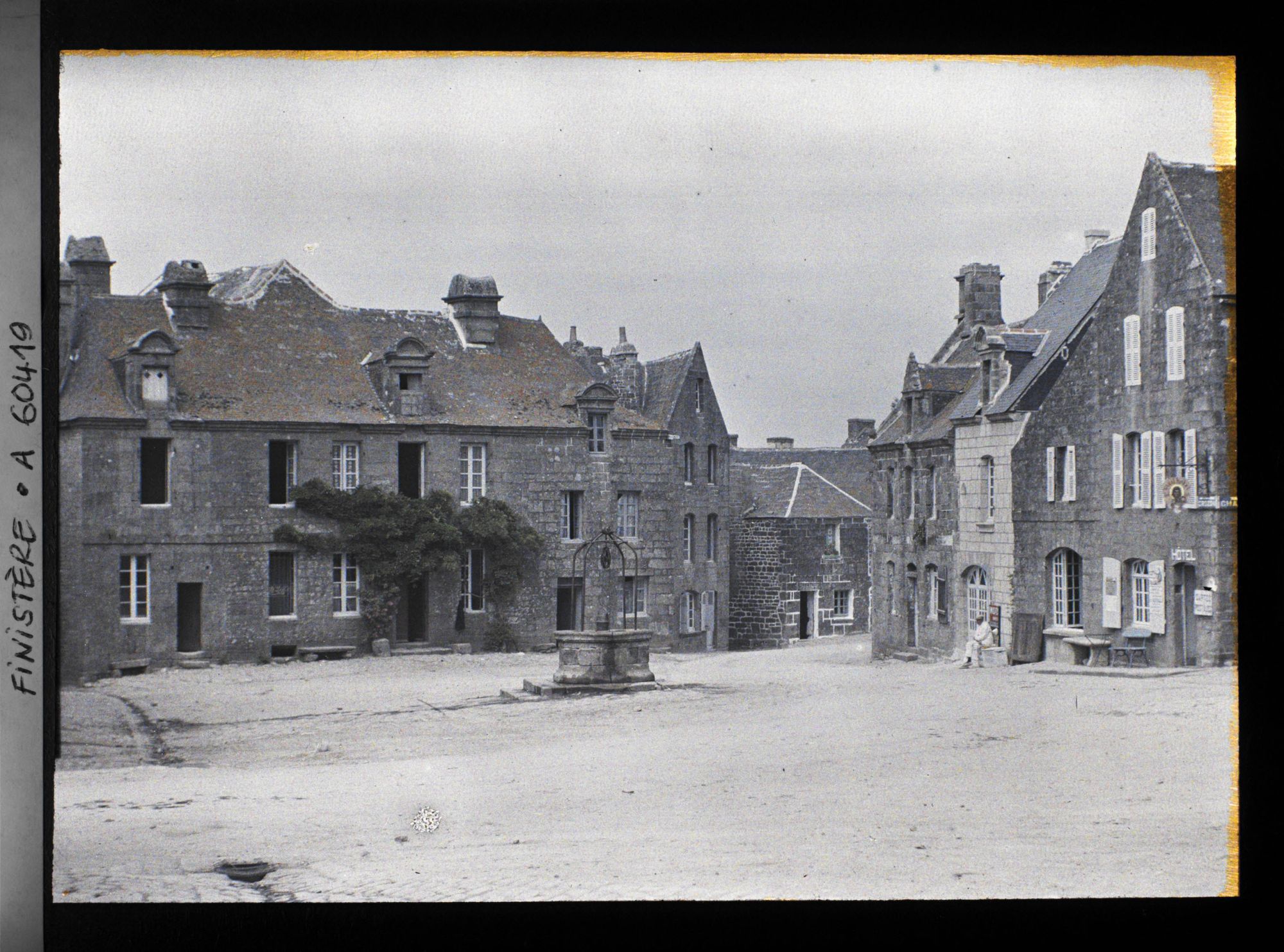 Image représentant La place de l'Eglise