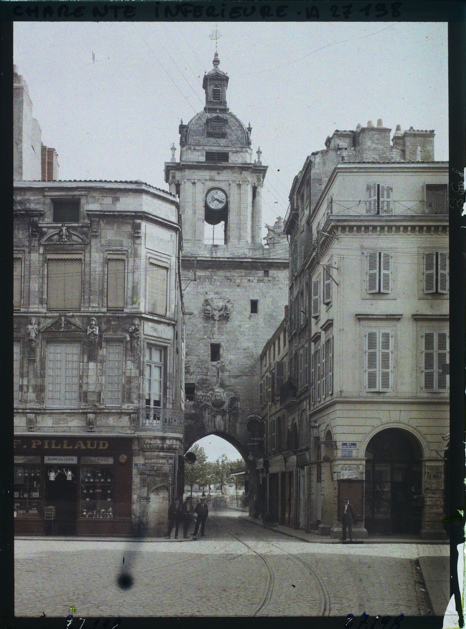 Image représentant La Tour de l'Horloge, vue depuis la rue de Paris
