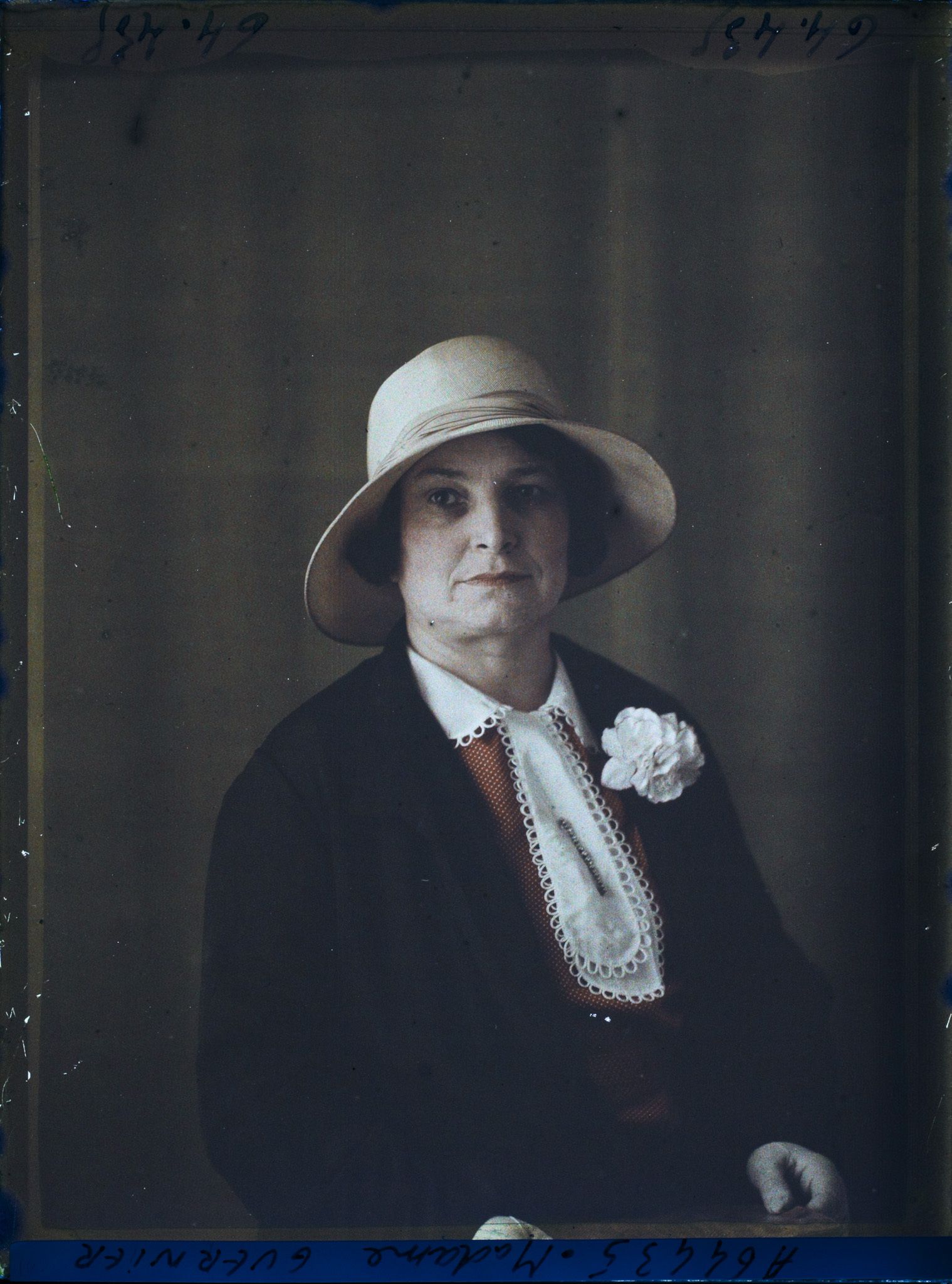 Image représentant https://musee-albert-kahn.s-museum.fr/home/NWQ2OTAwYzNmYjZlZTk1ZWQwODJmMjY4L2dlbmVyaWMtbm90aWNlLXRhYi9hdXRob3JpdHkvNjE3YTc5ZjVjZjhiODk2OGIzMzM3ZDIx/5d6900c3fb6ee95ed082f268/generic-notice-tab/authority/617a79ebcf8b8968b3336df1 Madame Guernier