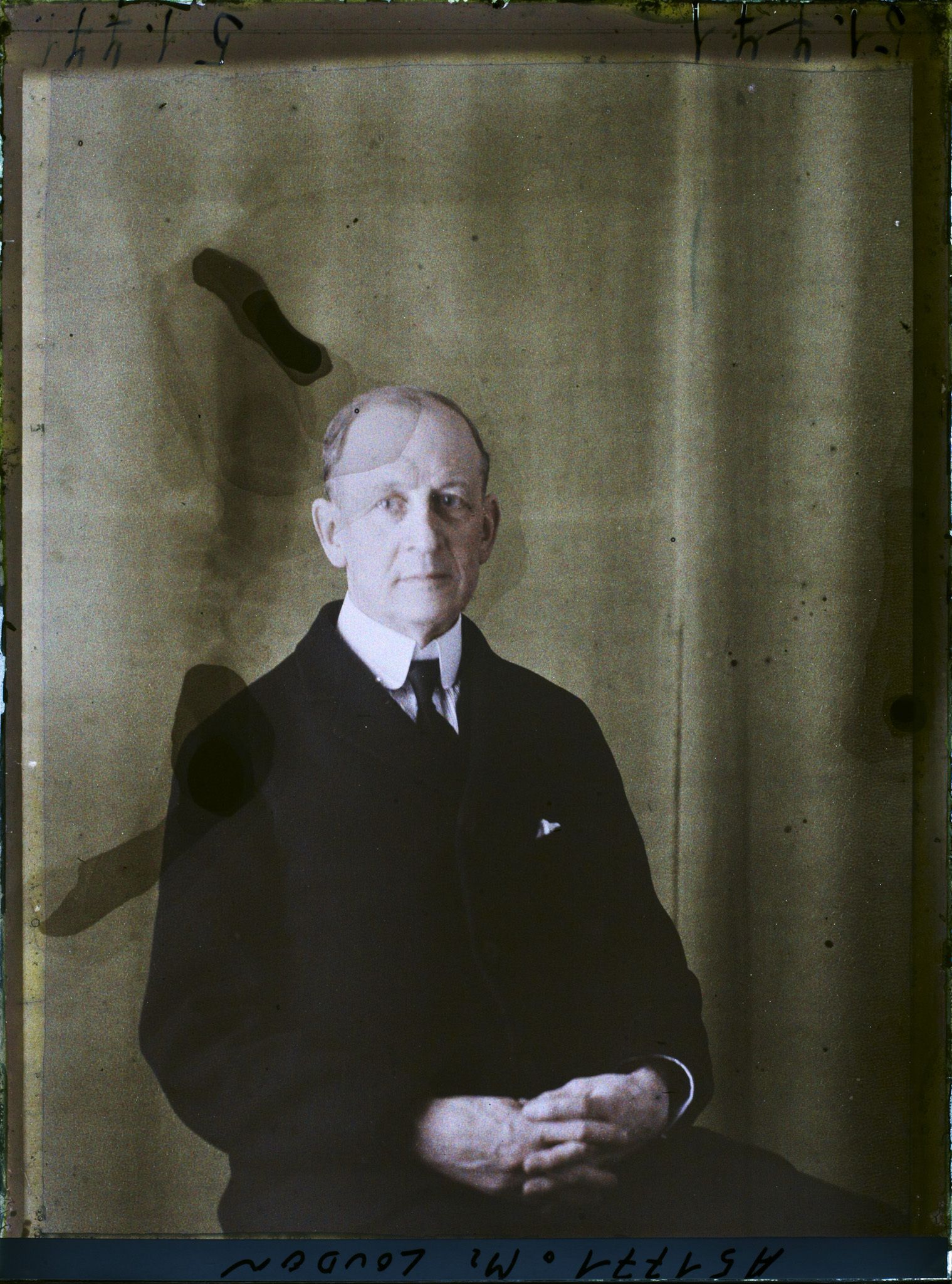 Image représentant https://musee-albert-kahn.s-museum.fr/home/NWQ2OTAwYzNmYjZlZTk1ZWQwODJmMjY4L2dlbmVyaWMtbm90aWNlLXRhYi9hdXRob3JpdHkvNjE3YTc5ZjVjZjhiODk2OGIzMzM3ZDIx/5d6900c3fb6ee95ed082f268/generic-notice-tab/authority/617a79ebcf8b8968b3337291 Le Comte de Sayve