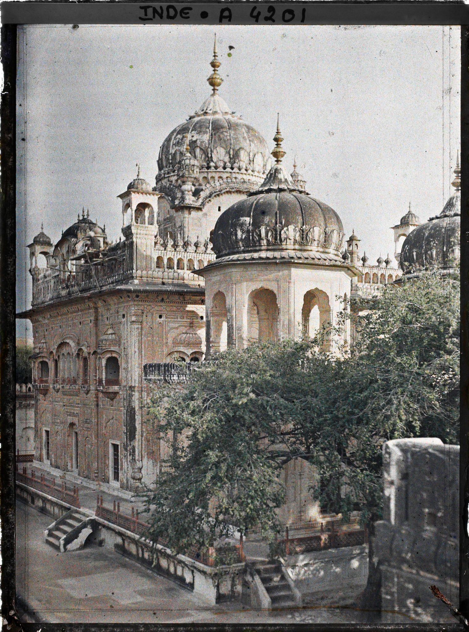 Image représentant Le Samadhi (mausolée) de Ranjit Singh, " Sher-e-Punjab " ("le Lion du Penjab "), maharajah du Penjab et de l'empire sikh (1780-1839)