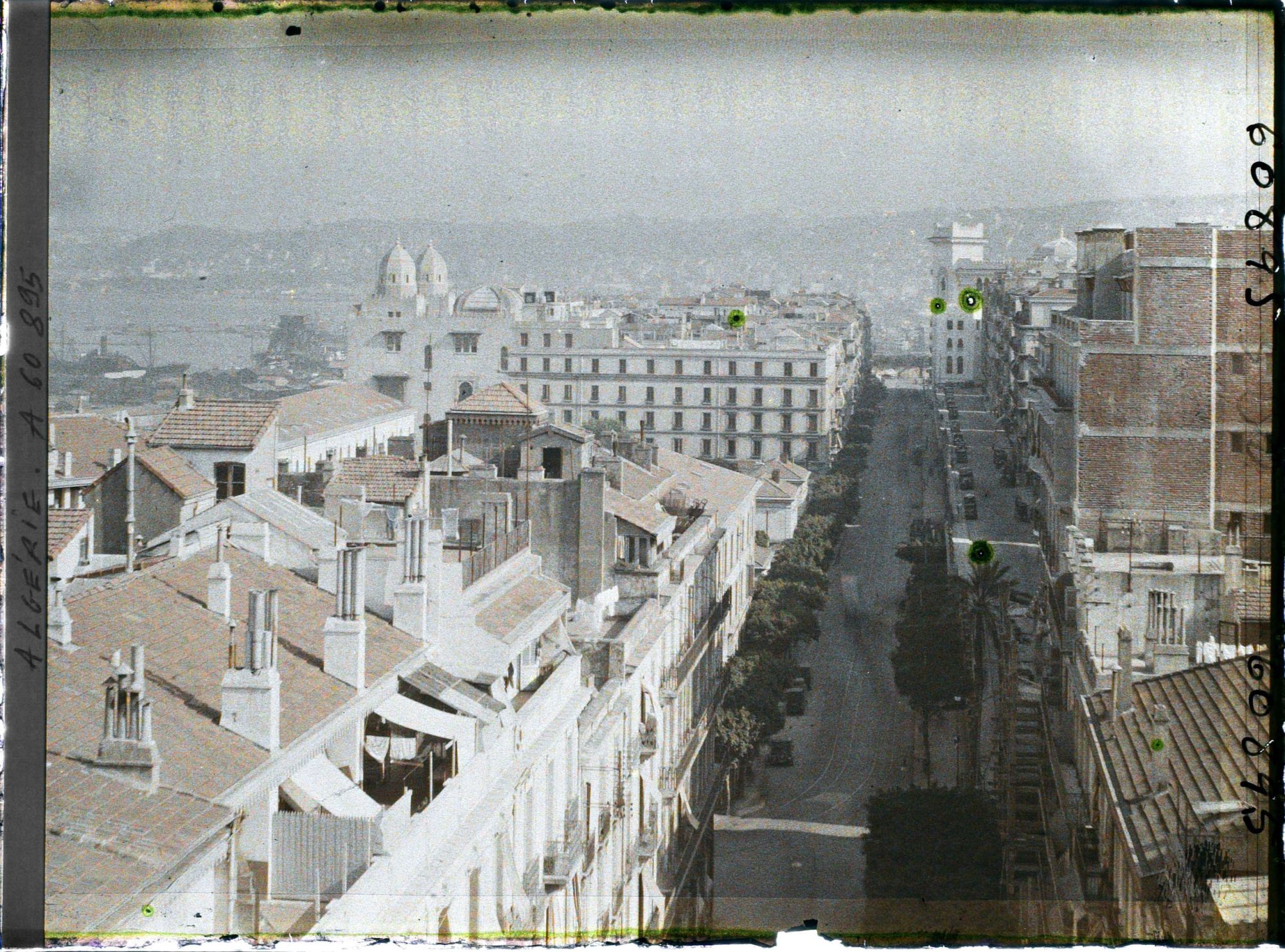 Image représentant La rue de Constantine et le boulevard Bugeaud vers Mustapha Supérieur