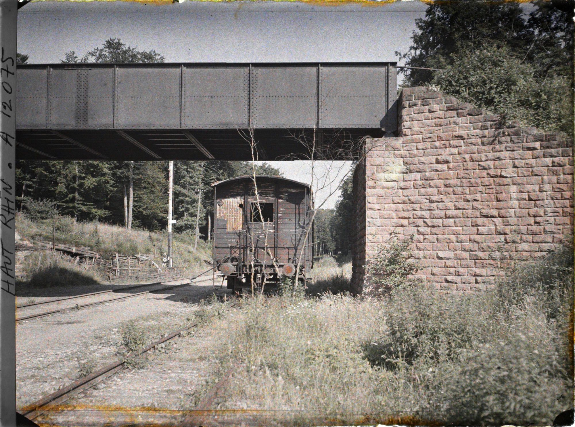 Image représentant Wagon servant de Poste de Commandement