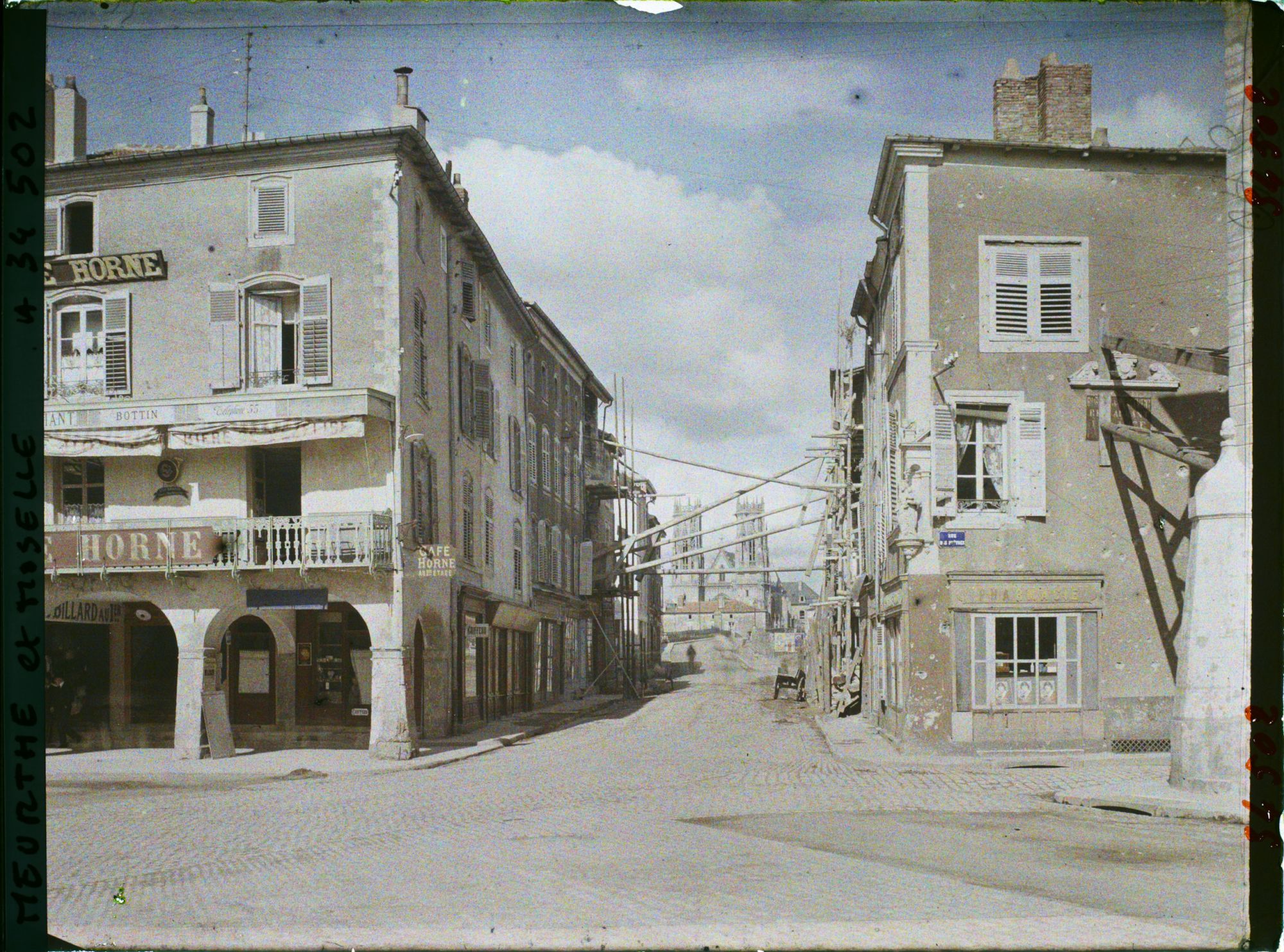 Image représentant France, Pont à Mousson, Un aspect de la Place du Roch