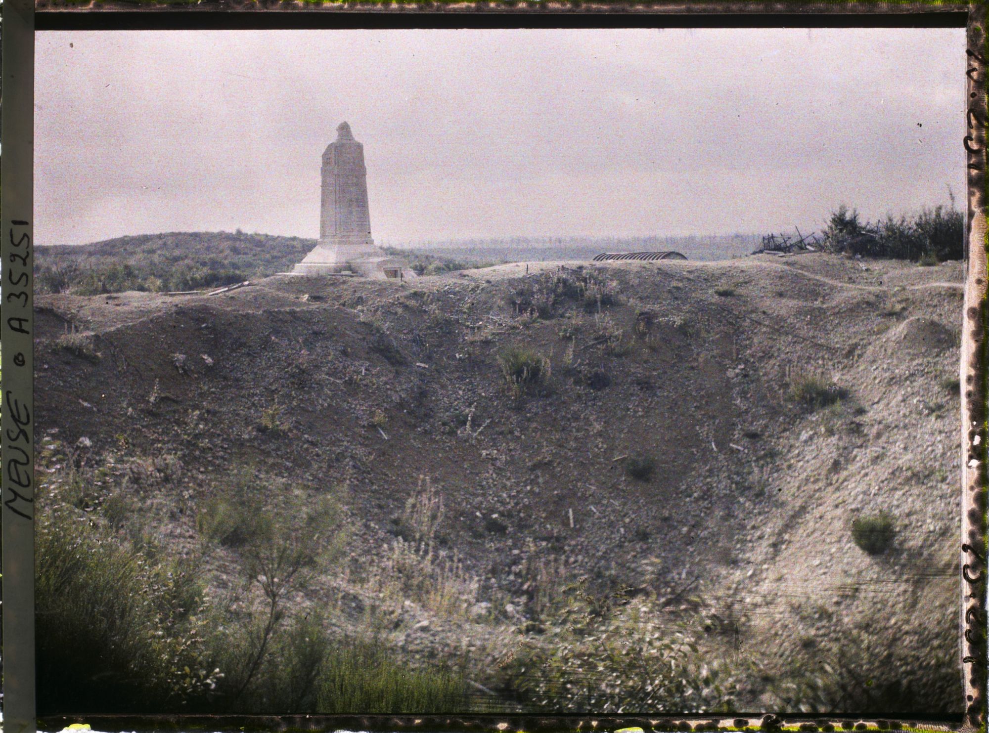 Image représentant Le monument ossuaire de la Haute-Chevauchée