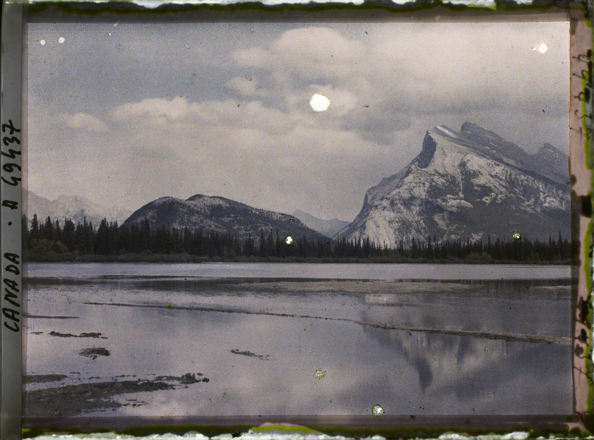 Image représentant Canada, Banff, Lac Vermillon, Mt Rundle et Mt Tunnel