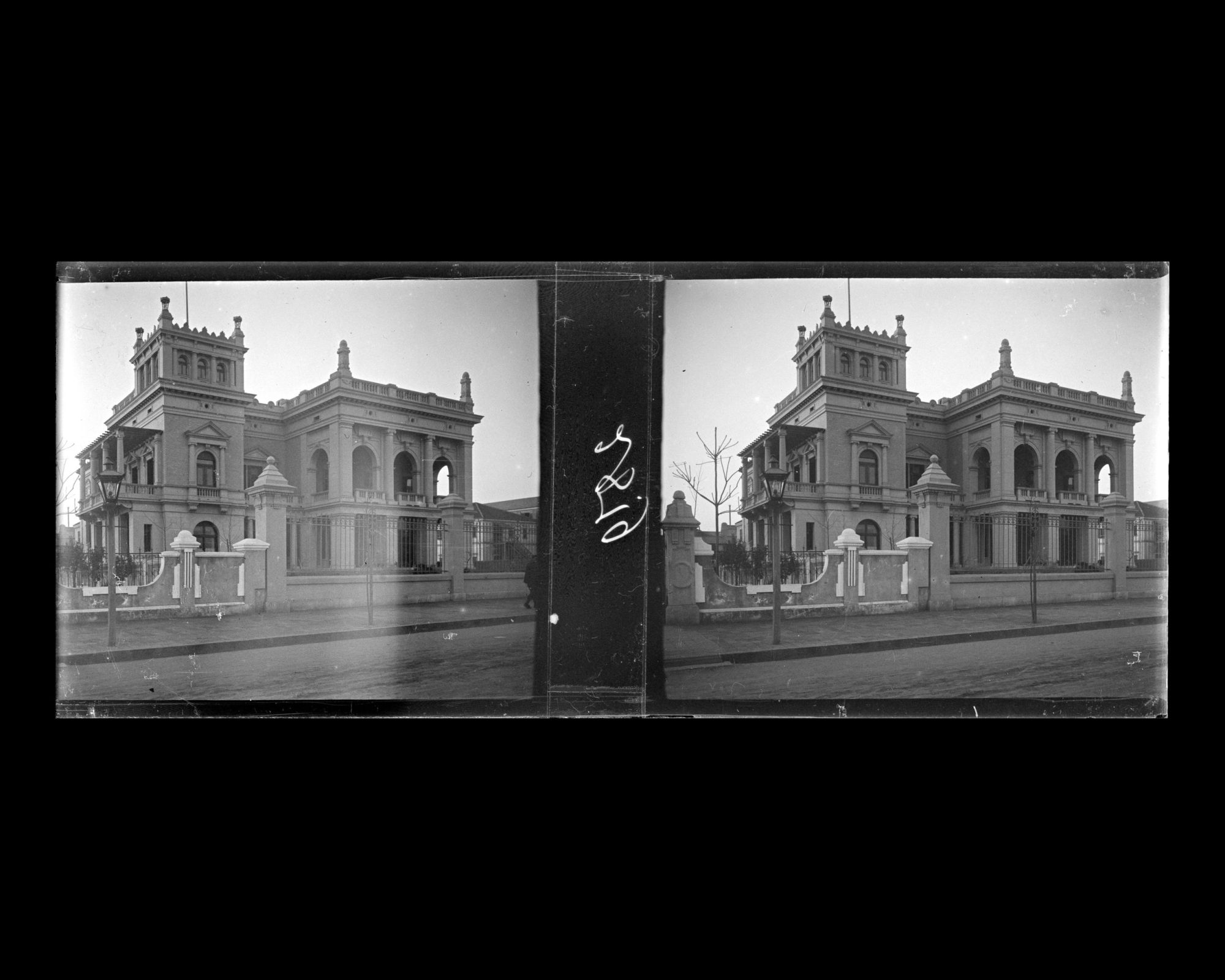 Image représentant Concession allemande, Prinz-Heinrich-Ufer, actuel Yanjiang dadao ("boulevard du Bord du Fleuve"),la Deutsch-Asiatische Bank