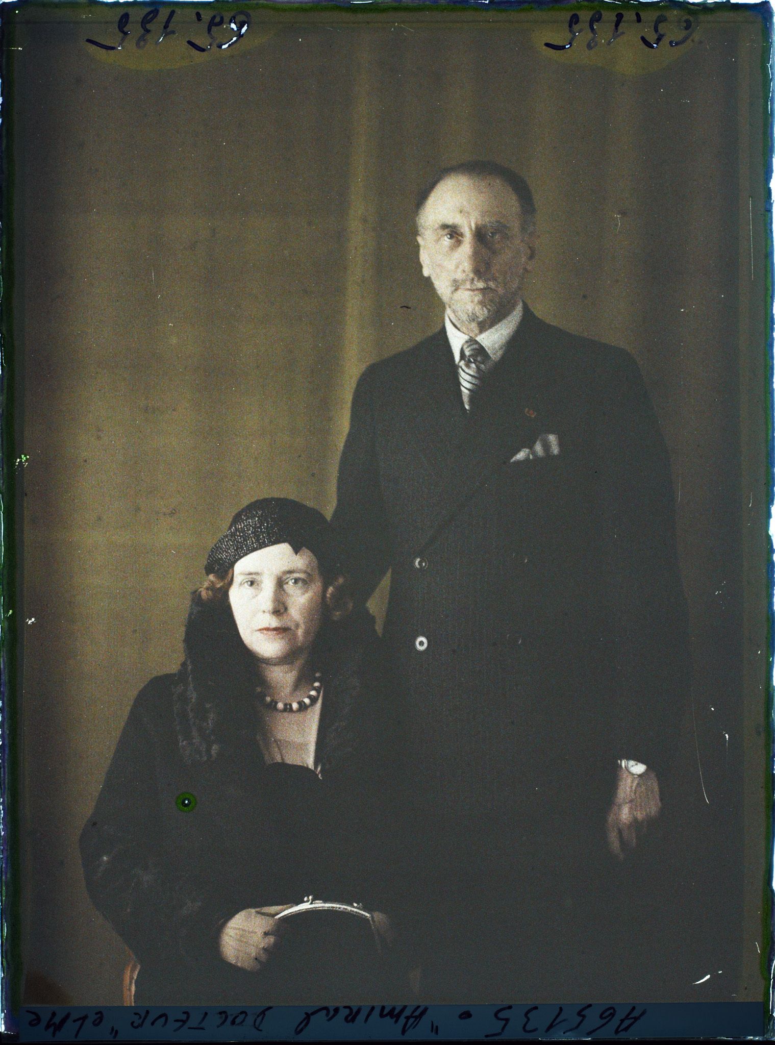 Image représentant https://musee-albert-kahn.s-museum.fr/home/NWQ2OTAwYzNmYjZlZTk1ZWQwODJmMjY4L2dlbmVyaWMtbm90aWNlLXRhYi9hdXRob3JpdHkvNjE3YTc5ZjVjZjhiODk2OGIzMzM3ZDIx/5d6900c3fb6ee95ed082f268/generic-notice-tab/authority/617a79ebcf8b8968b3337c15 L'Amiral Jules Docteur  et  https://musee-albert-kahn.s-museum.fr/home/NWQ2OTAwYzNmYjZlZTk1ZWQwODJmMjY4L2dlbmVyaWMtbm90aWNlLXRhYi9hdXRob3JpdHkvNjE3YTc5ZjVjZjhiODk2OGIzMzM3ZDIx/5d6900c3fb6ee95ed082f268/generic-notice-tab/authority/617a79ebcf8b8968b3337c16 Madame