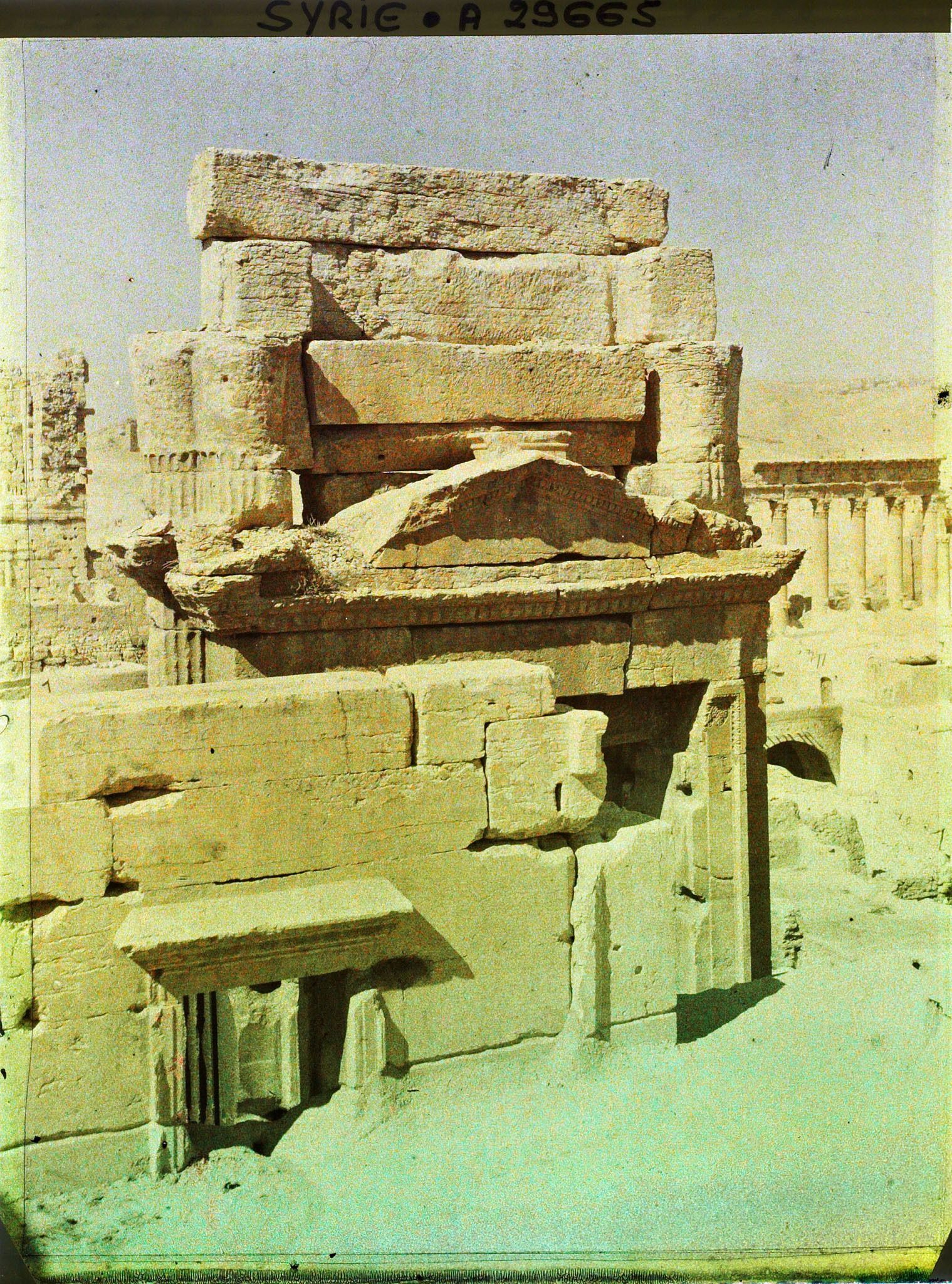 Image représentant L'arrière de la porte du Temple de Bêl