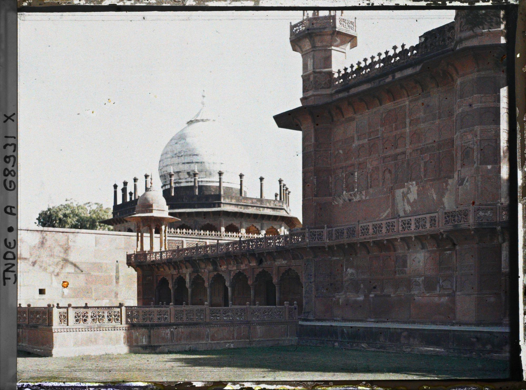Image représentant Structures de l'enceinte du Taj Mahal