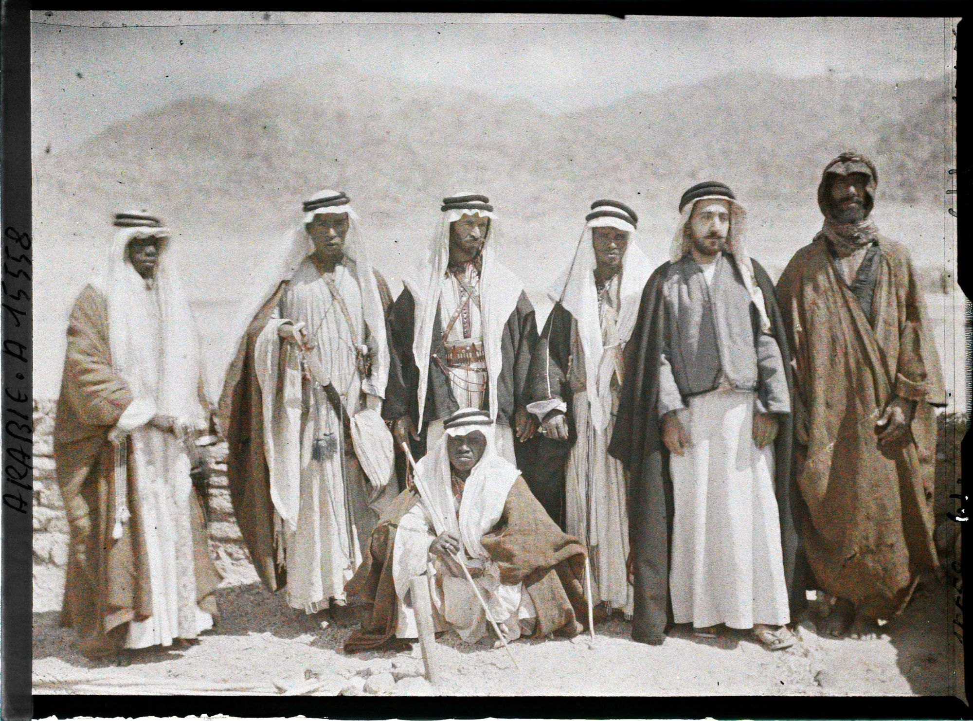 Image représentant Le cheikh Zaal de la tribu Huwaytat, et sa suite