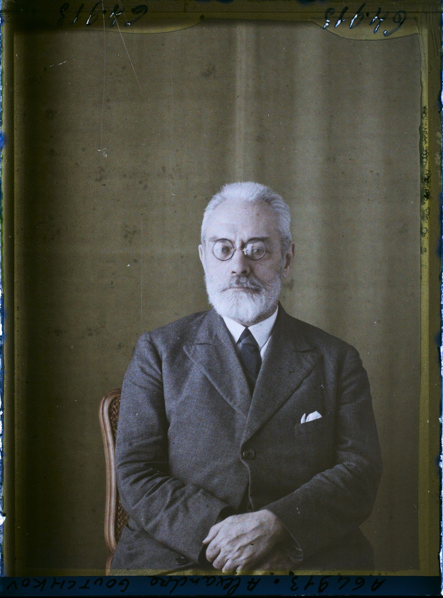 Image représentant Monsieur  https://musee-albert-kahn.s-museum.fr/home/NWQ2OTAwYzNmYjZlZTk1ZWQwODJmMjY4L2dlbmVyaWMtbm90aWNlLXRhYi9hdXRob3JpdHkvNjE3YTc5ZjVjZjhiODk2OGIzMzM3ZDIx/5d6900c3fb6ee95ed082f268/generic-notice-tab/authority/617a79ebcf8b8968b3336dd5 Alexandre Goutchkov