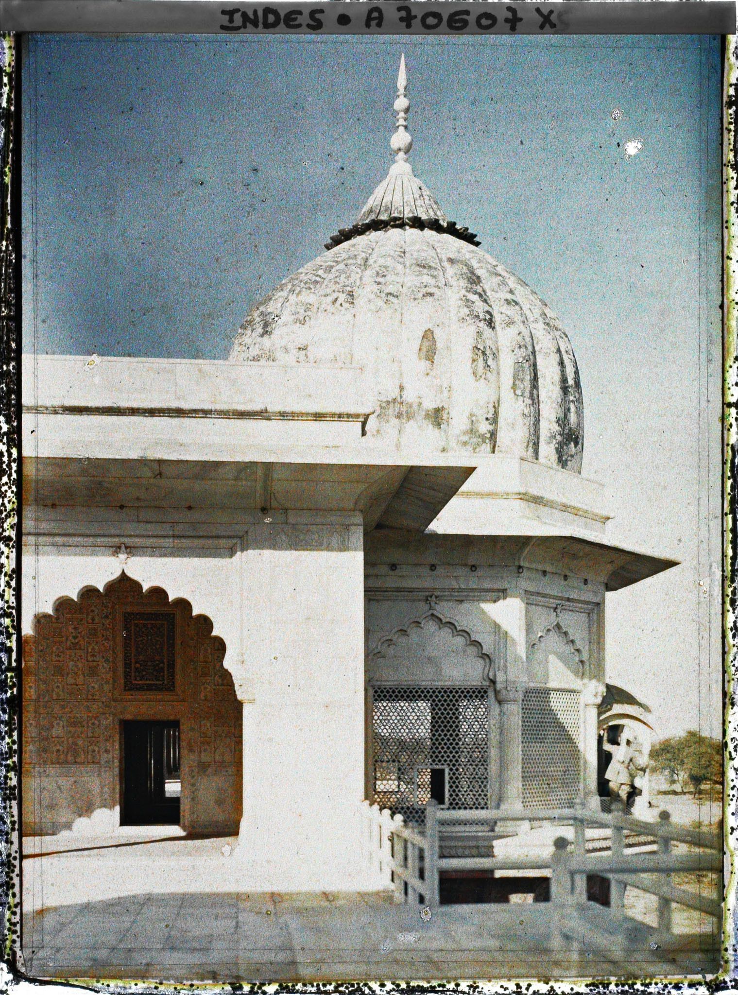 Image représentant La tour Octogonale (Musamman Burj) à l'extrémité est des appartements privés (Khas Mahal) dans le fort Rouge (Lal Qila)