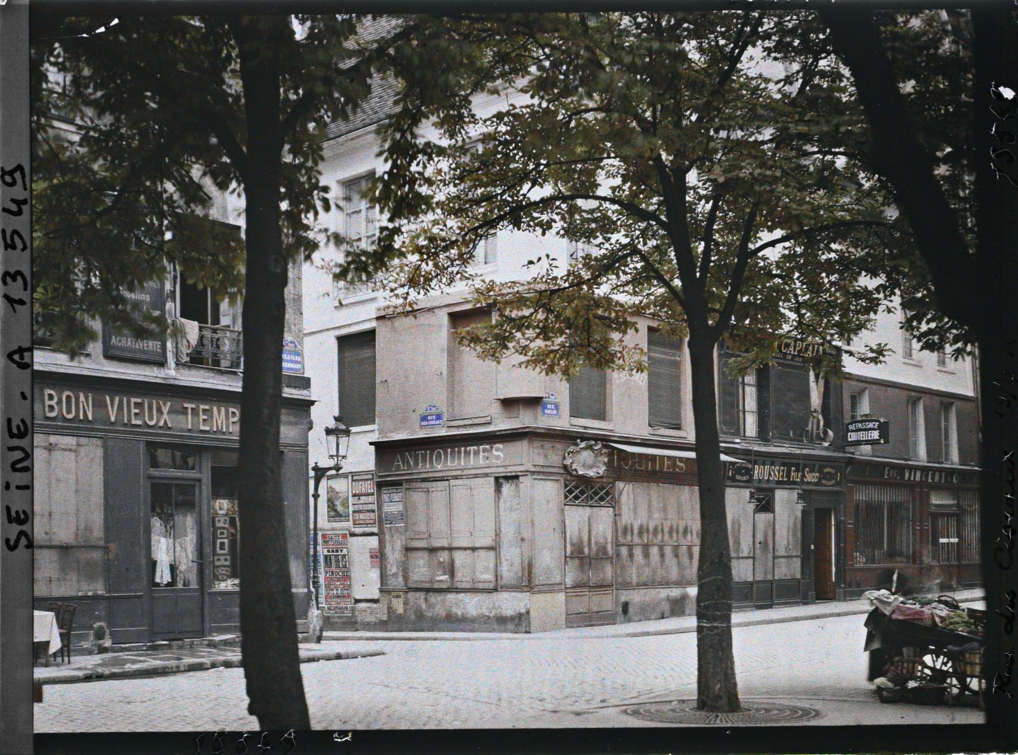 Image représentant L'angle des rues Gozlin, des Ciseaux et du boulevard st-Germain