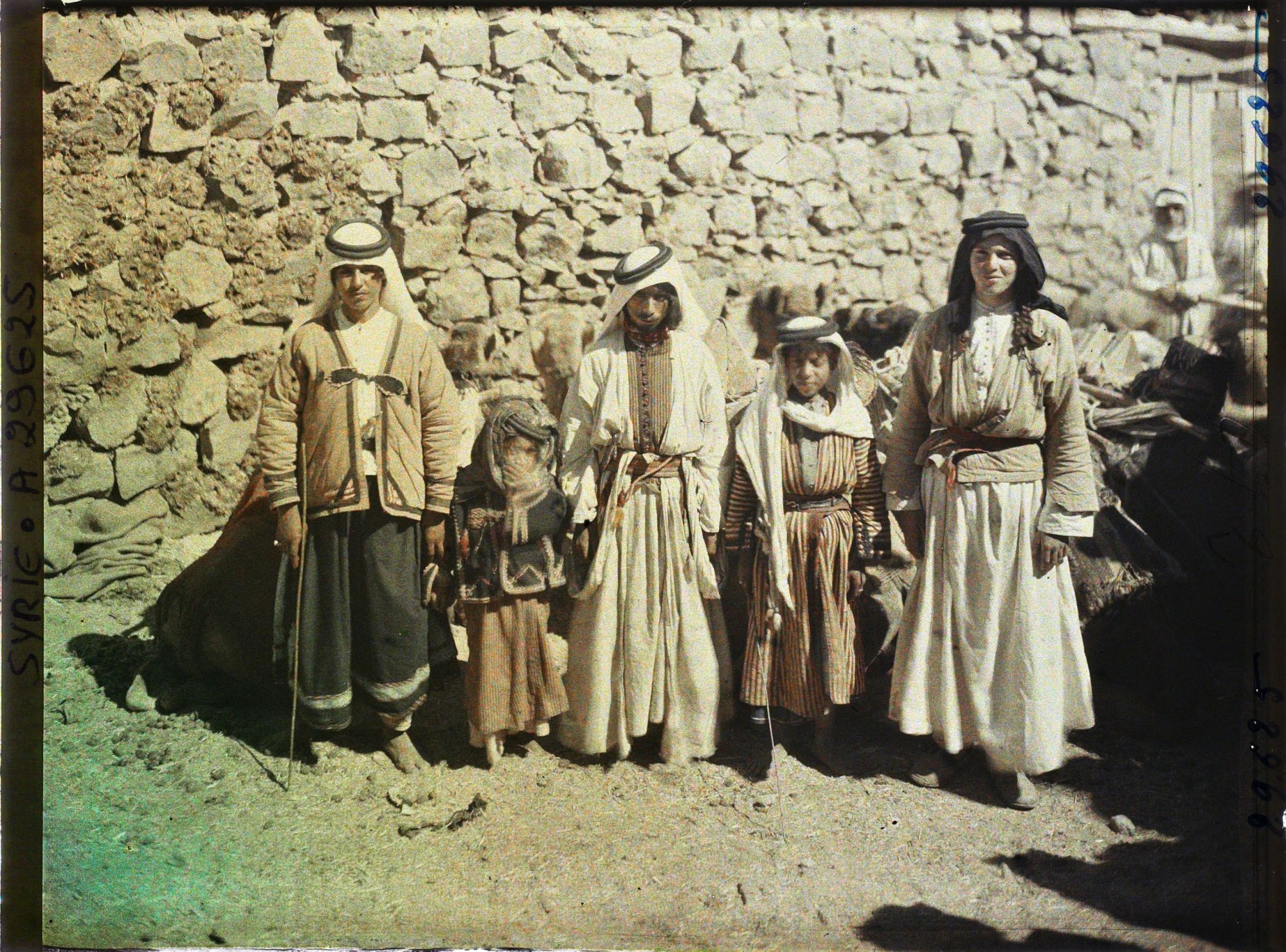 Image représentant Groupe d'habitants, très probablement druzes
