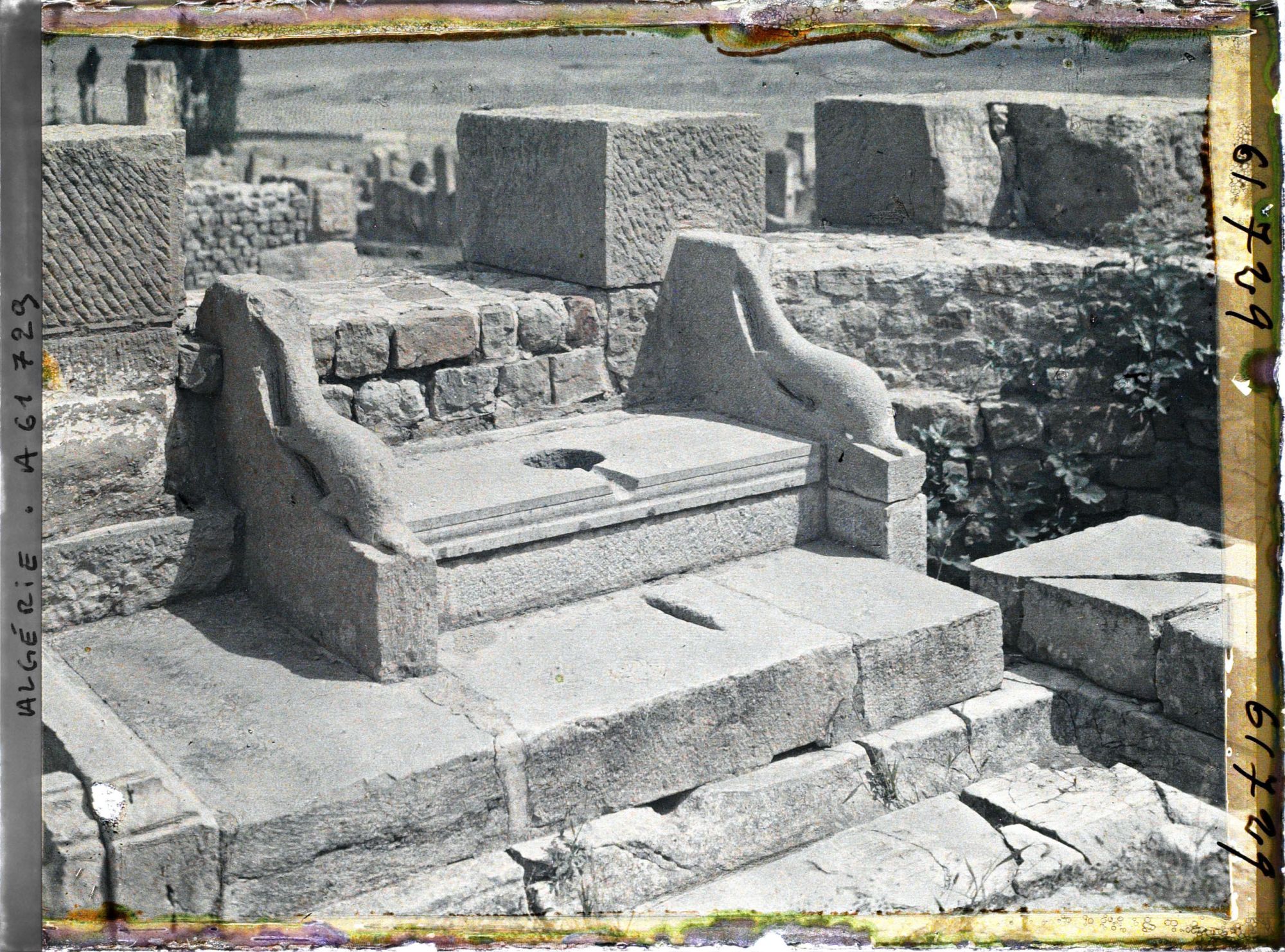 Image représentant Algérie, Timgad, Latrines publiques