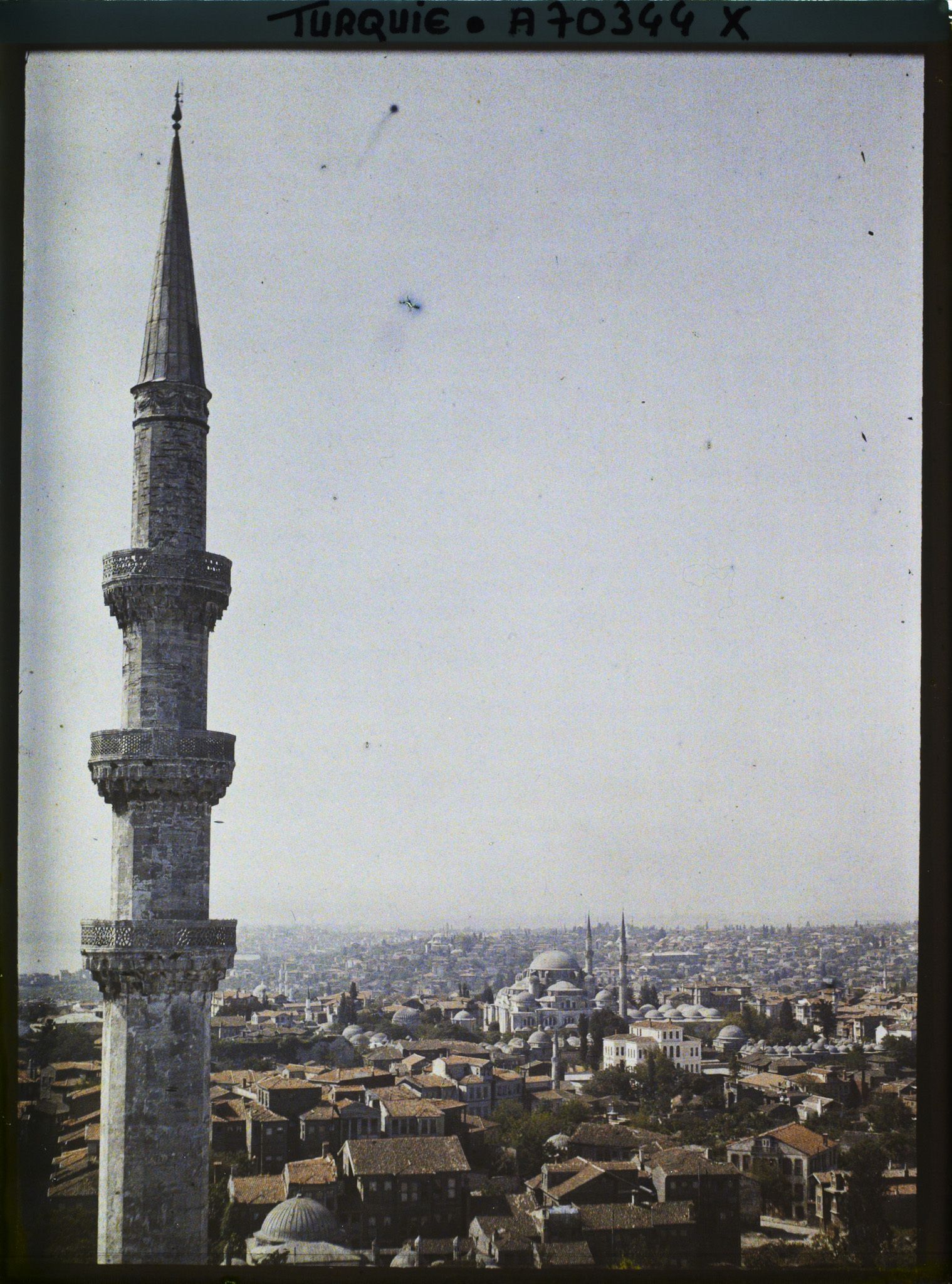 Image représentant Panorama pris d'un minaret de la Süleymaniye Camii ("mosquée du Sultan-Soliman-le-Magnifique"), vers le sud-ouest et la Sehzade Camii (mosquée du Prince)