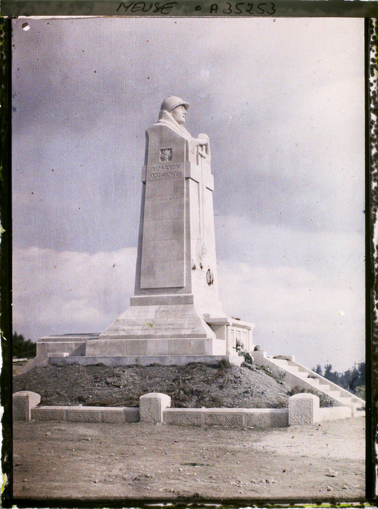Image représentant Le monument ossuaire de la Haute-Chevauchée
