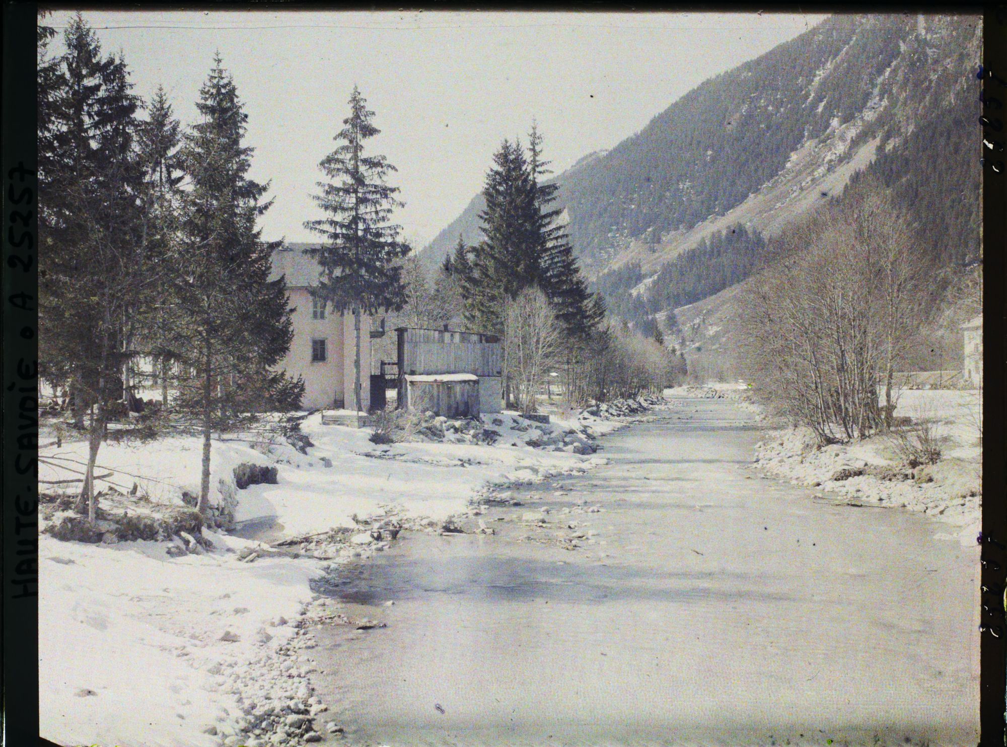 Image représentant Vallée de Chamonix, Paysage le long de l'Arve