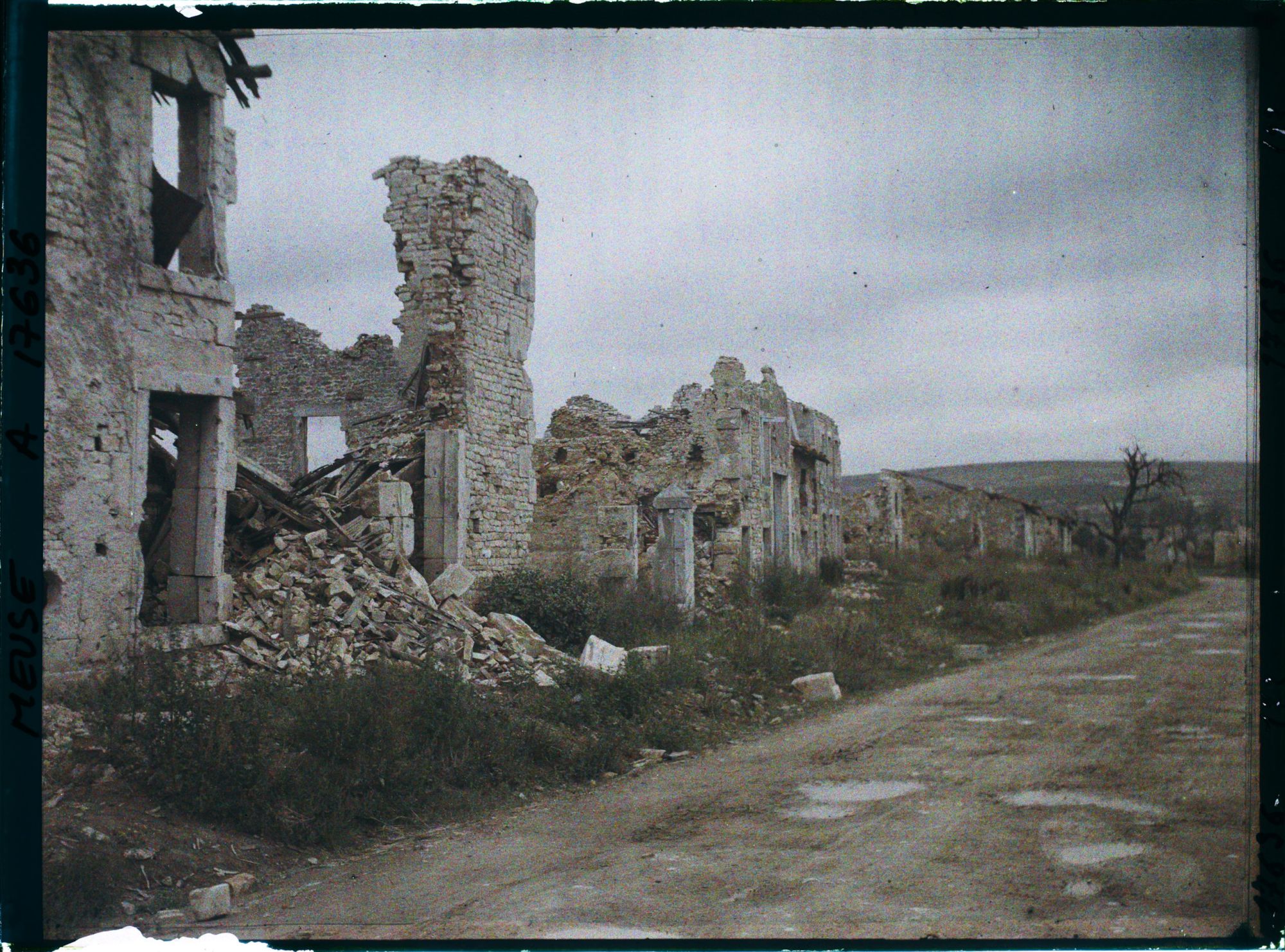 Image représentant France, Charny, La grande rue
