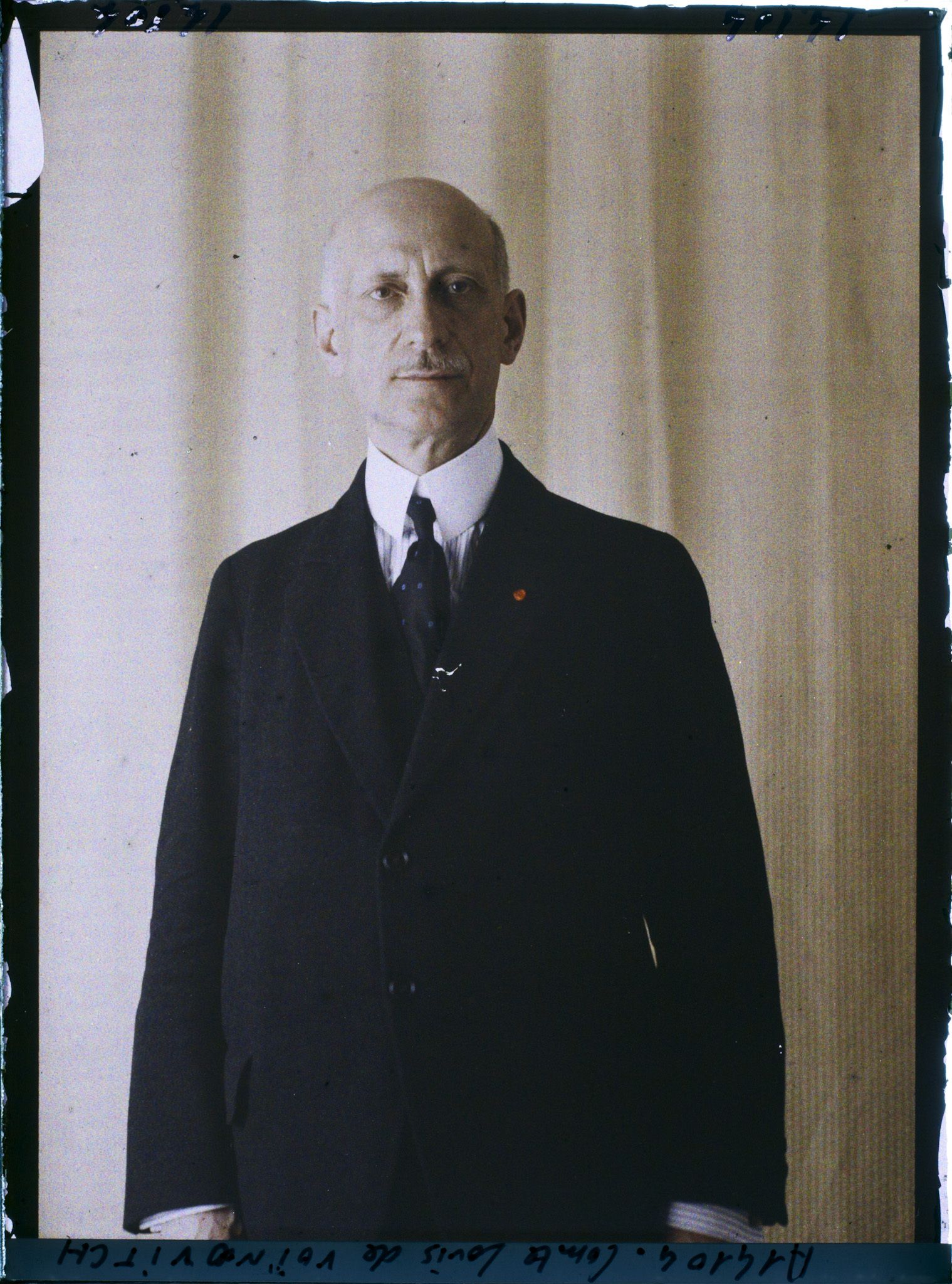 Image représentant Le comte  https://musee-albert-kahn.s-museum.fr/home/NWQ2OTAwYzNmYjZlZTk1ZWQwODJmMjY4L2dlbmVyaWMtbm90aWNlLXRhYi9hdXRob3JpdHkvNjE3YTc5ZjVjZjhiODk2OGIzMzM3ZDIx/5d6900c3fb6ee95ed082f268/generic-notice-tab/authority/617a79ebcf8b8968b33379ec Louis de Voisnovitch