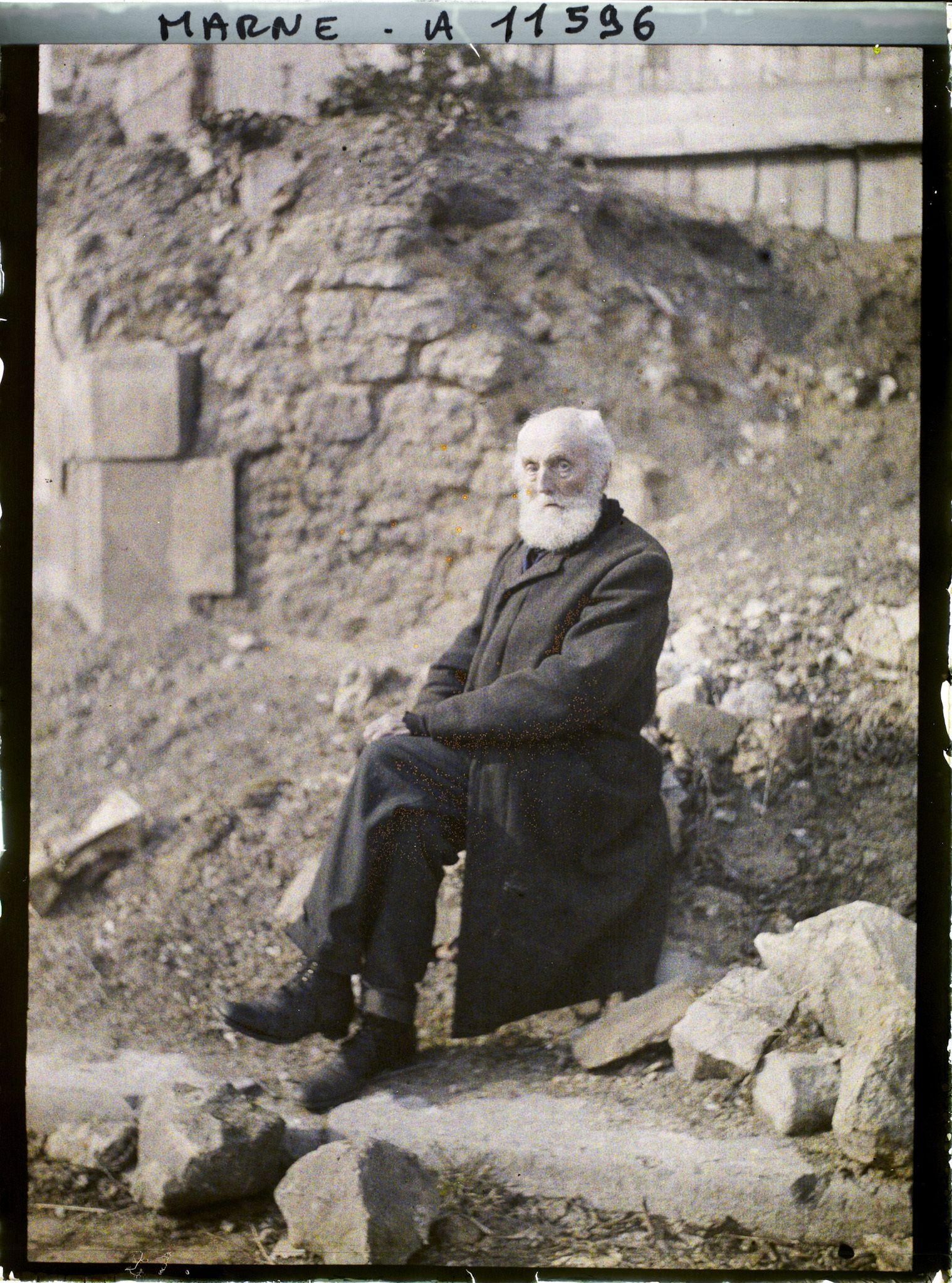 Image représentant Mr Danis (84 ans) refusant de quitter Reims depuis le début de la guerre