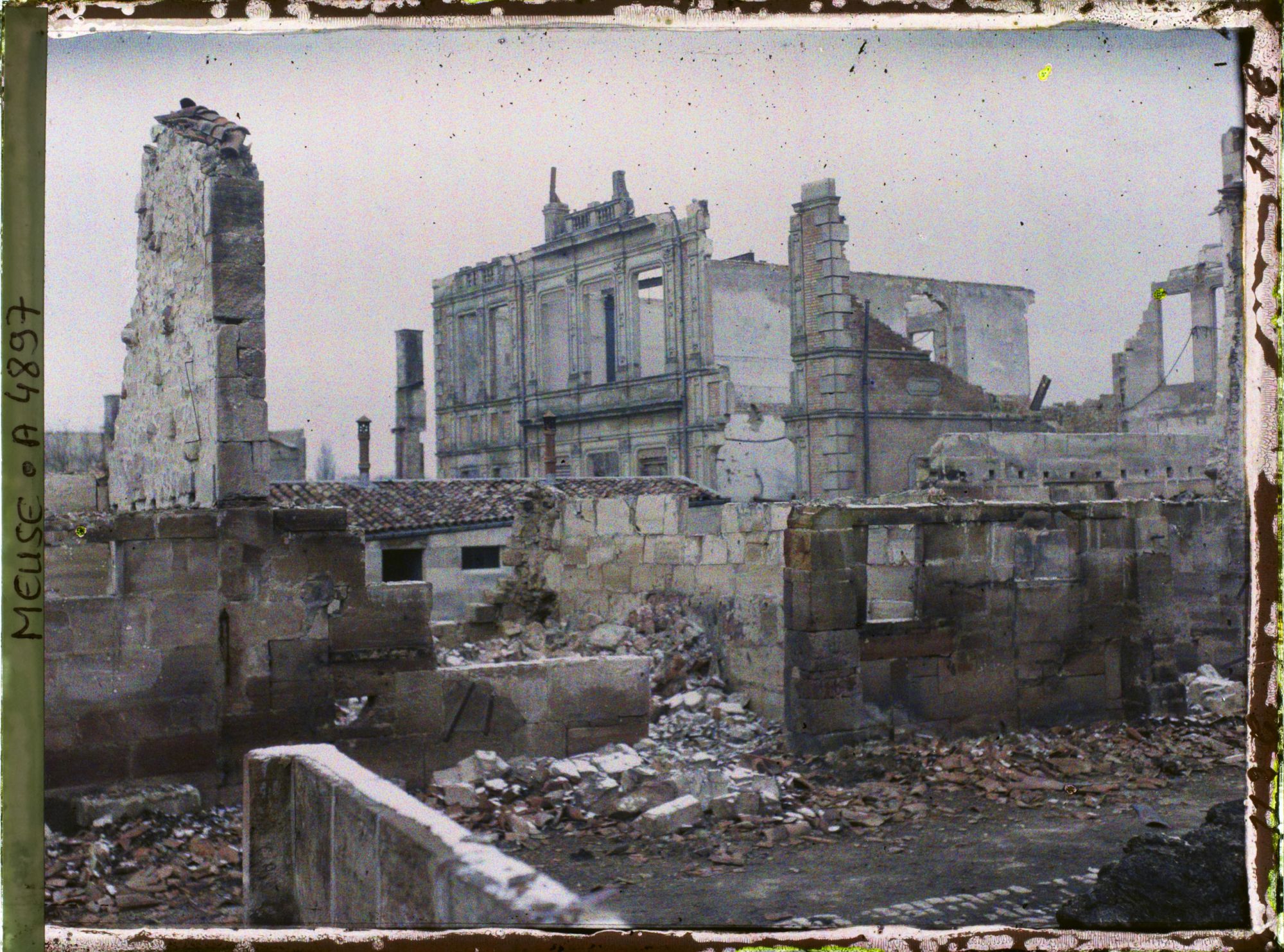 Image représentant France, Révigny, La mairie vue de dos