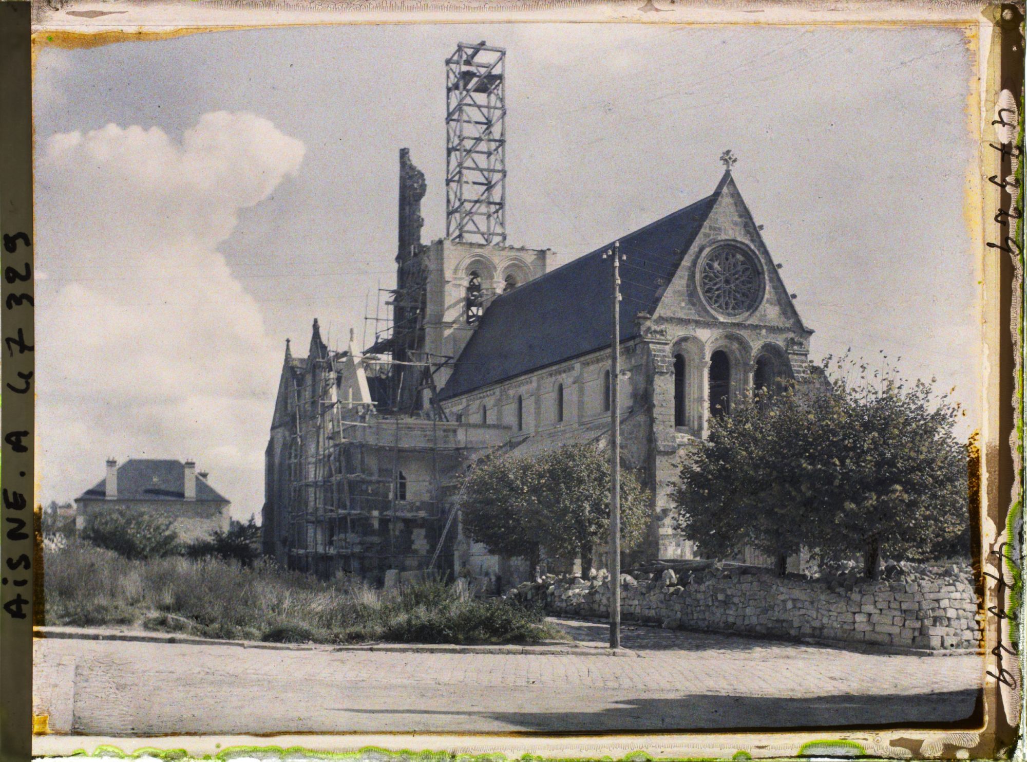 Image représentant France, Vailly, Ensemble de l'Eglise en reconstruction