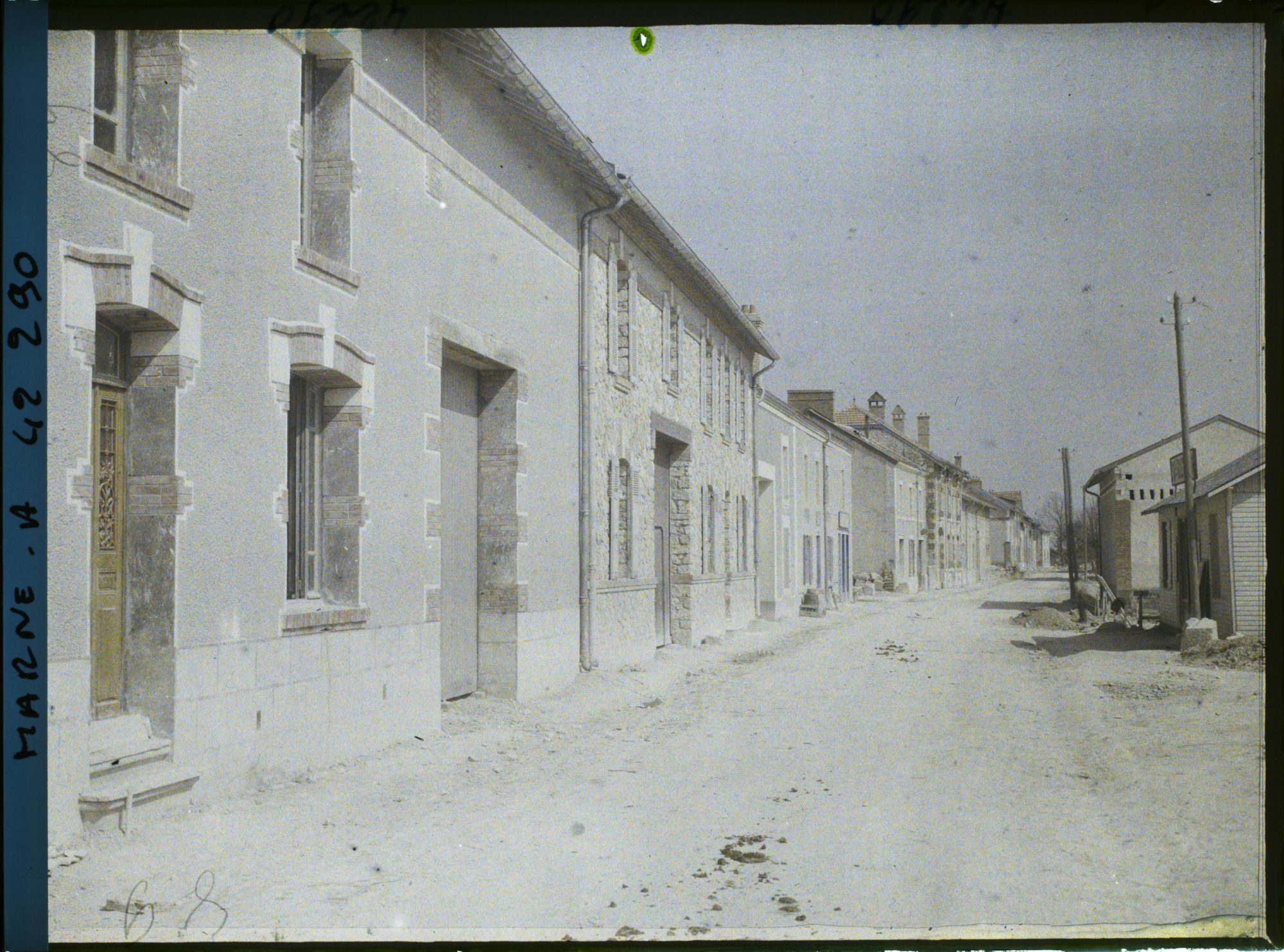 Image représentant France, Beine près Reims, Une rue du Village