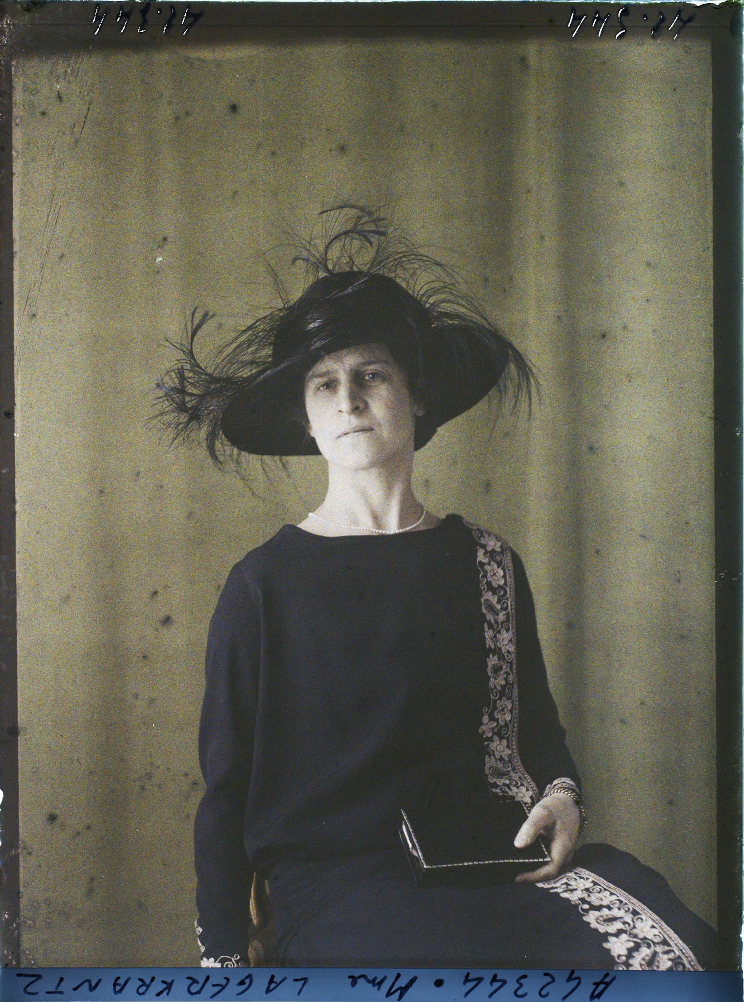 Image représentant https://musee-albert-kahn.s-museum.fr/home/NWQ2OTAwYzNmYjZlZTk1ZWQwODJmMjY4L2dlbmVyaWMtbm90aWNlLXRhYi9hdXRob3JpdHkvNjE3YTc5ZjVjZjhiODk2OGIzMzM3ZDIx/5d6900c3fb6ee95ed082f268/generic-notice-tab/authority/617a79ebcf8b8968b333709c Madame Elsa Lagercrantz