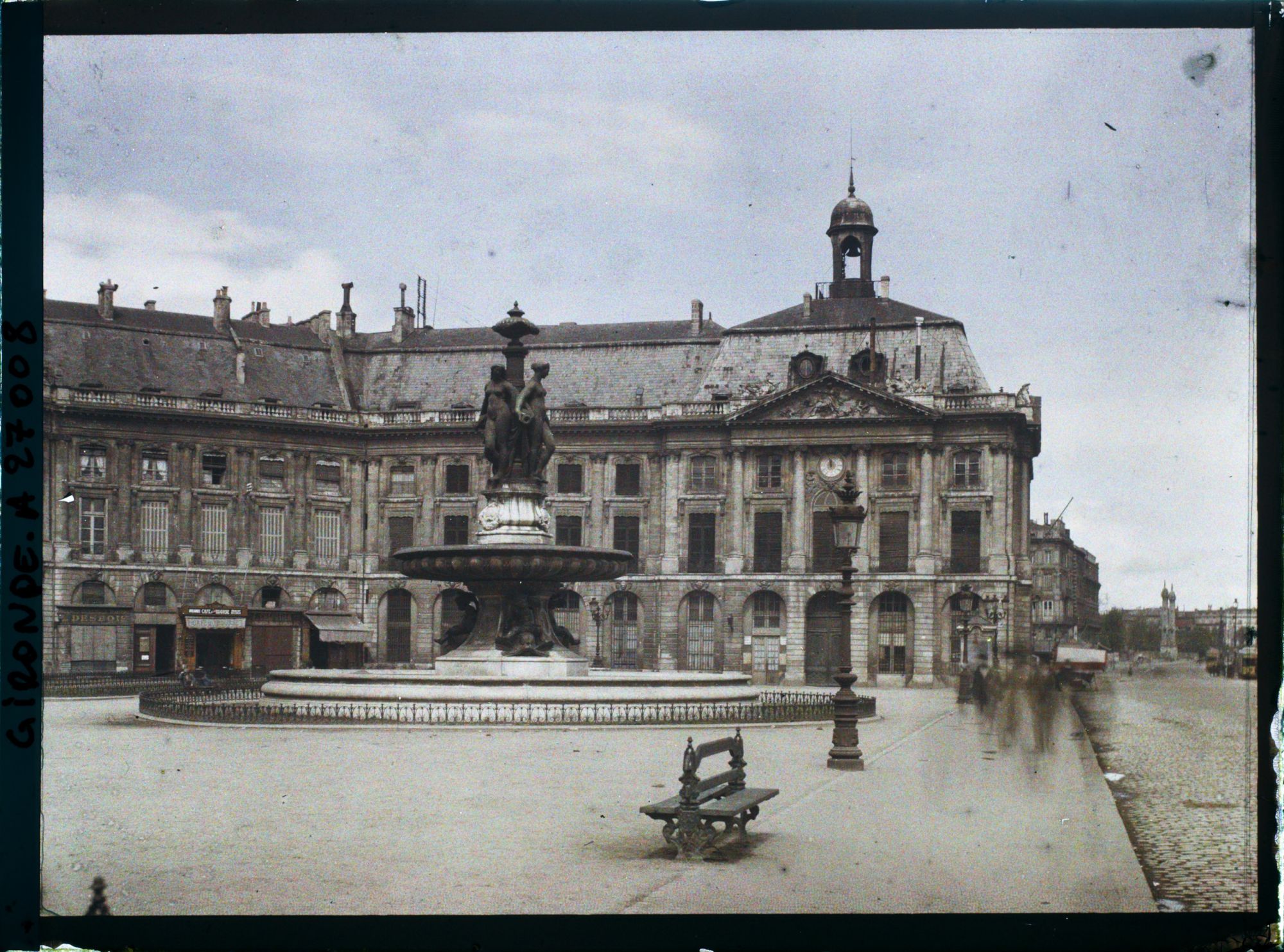 Image représentant La fontaine des Trois Grâces, place de la Bourse