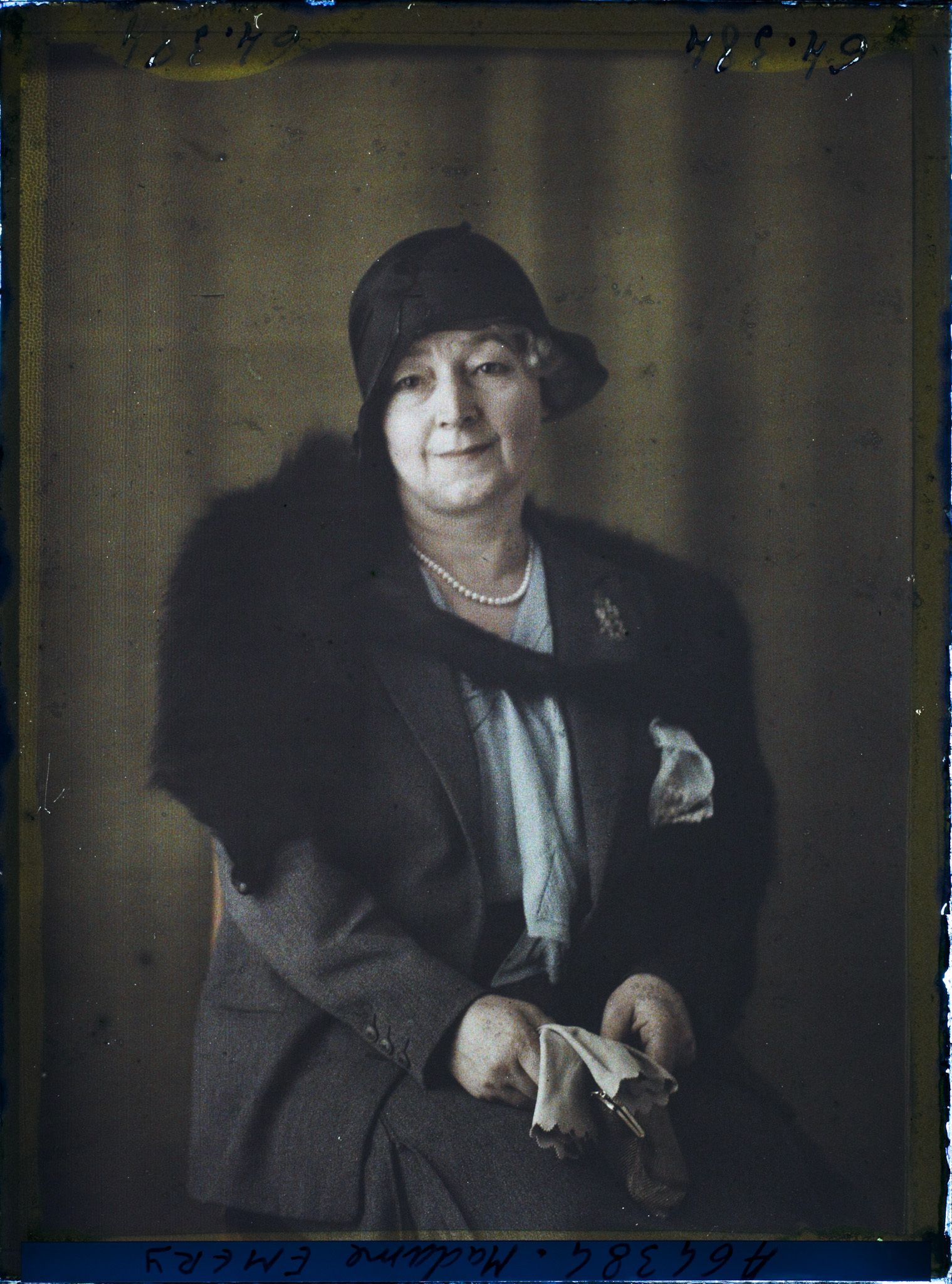 Image représentant https://musee-albert-kahn.s-museum.fr/home/NWQ2OTAwYzNmYjZlZTk1ZWQwODJmMjY4L2dlbmVyaWMtbm90aWNlLXRhYi9hdXRob3JpdHkvNjE3YTc5ZjVjZjhiODk2OGIzMzM3ZDIx/5d6900c3fb6ee95ed082f268/generic-notice-tab/authority/617a79ebcf8b8968b3336c89 Madame Hélène Emery