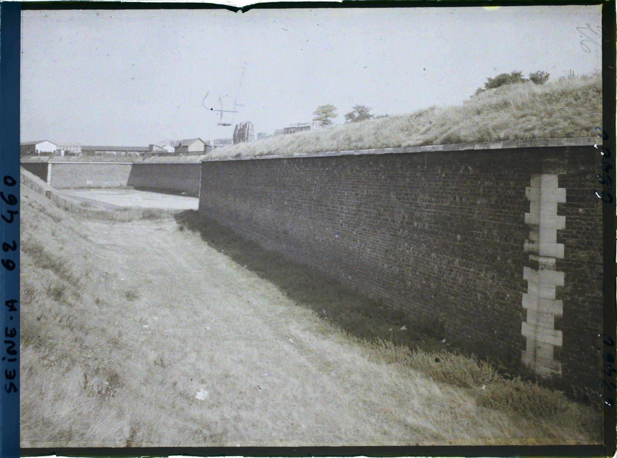 Image représentant Les fortifications entre les portes de Clichy et Saint-Ouen