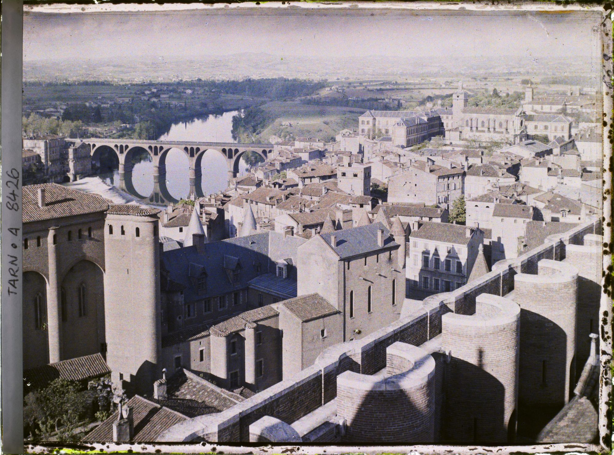 Image représentant Panorama sur la ville et le pont neuf