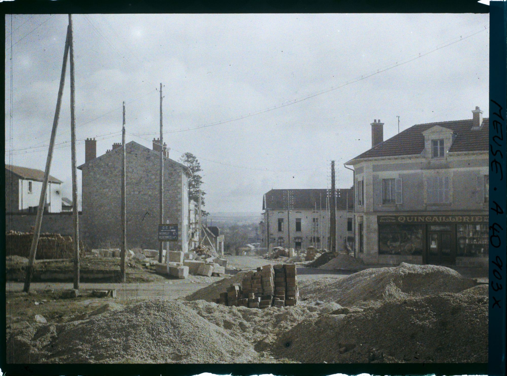 Image représentant France, Clermont en Argonne, Carrefour des routes de Verdun et Ste Ménéhould