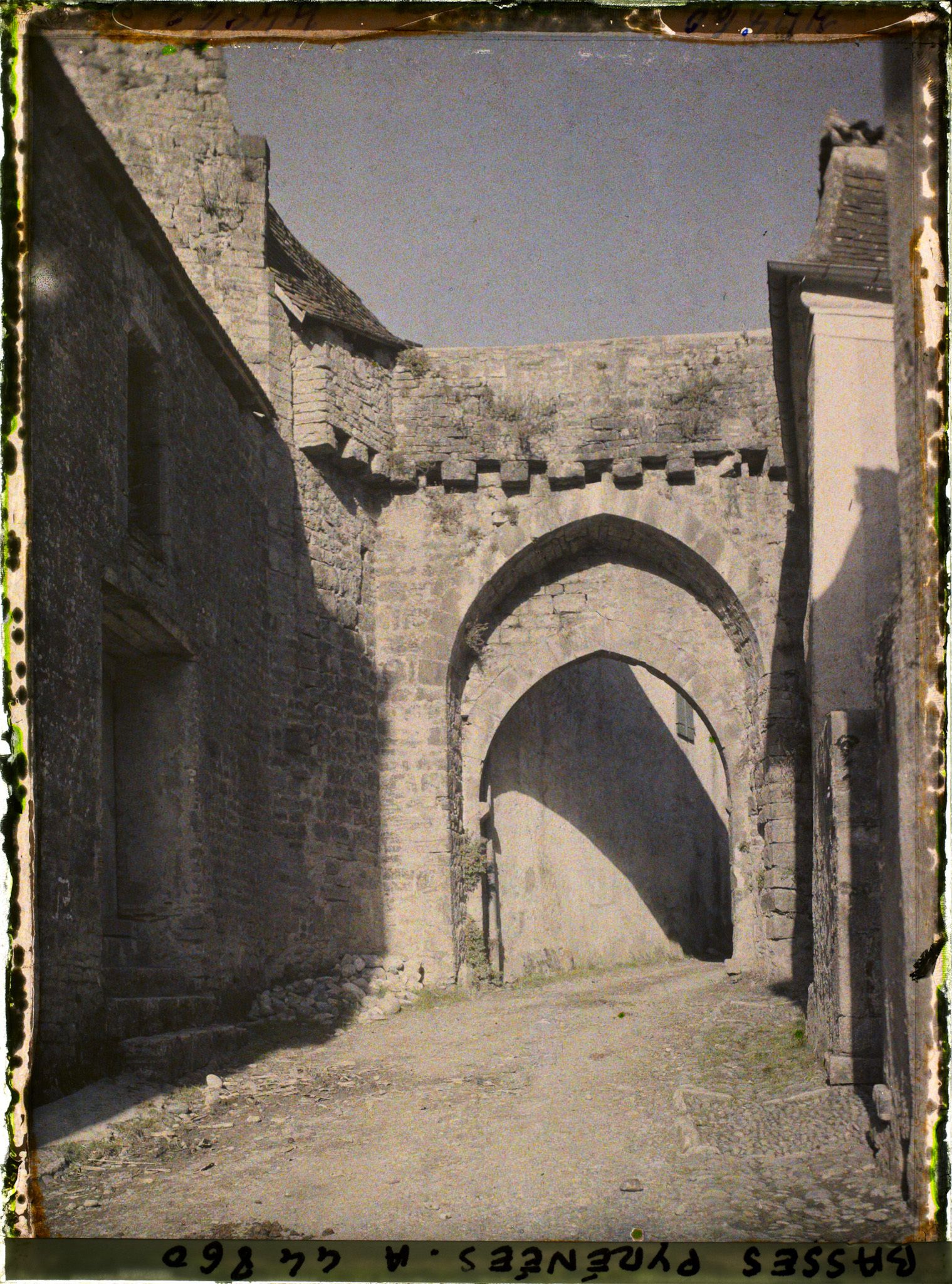 Image représentant France, Sauveterre de Béarn, Ancienne porte de la Ville