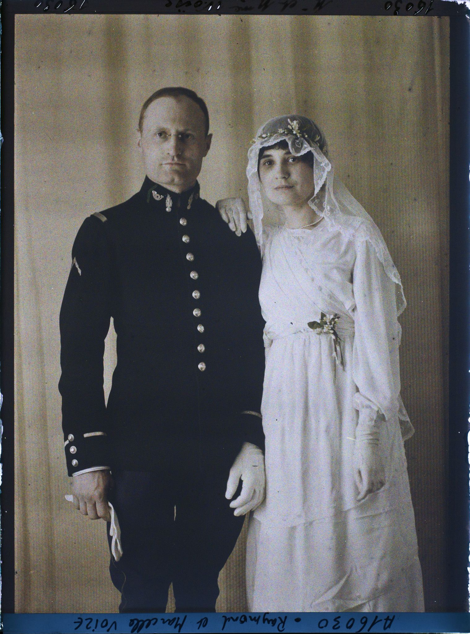 Image représentant Monsieur  https://musee-albert-kahn.s-museum.fr/home/NWQ2OTAwYzNmYjZlZTk1ZWQwODJmMjY4L2dlbmVyaWMtbm90aWNlLXRhYi9hdXRob3JpdHkvNjE3YTc5ZjVjZjhiODk2OGIzMzM3ZDIx/5d6900c3fb6ee95ed082f268/generic-notice-tab/authority/617a79ebcf8b8968b33379ed Raymond Voize et son épouse  https://musee-albert-kahn.s-museum.fr/home/NWQ2OTAwYzNmYjZlZTk1ZWQwODJmMjY4L2dlbmVyaWMtbm90aWNlLXRhYi9hdXRob3JpdHkvNjE3YTc5ZjVjZjhiODk2OGIzMzM3ZDIx/5d6900c3fb6ee95ed082f268/generic-notice-tab/authority/617a79ebcf8b8968b33379ee Marcelle