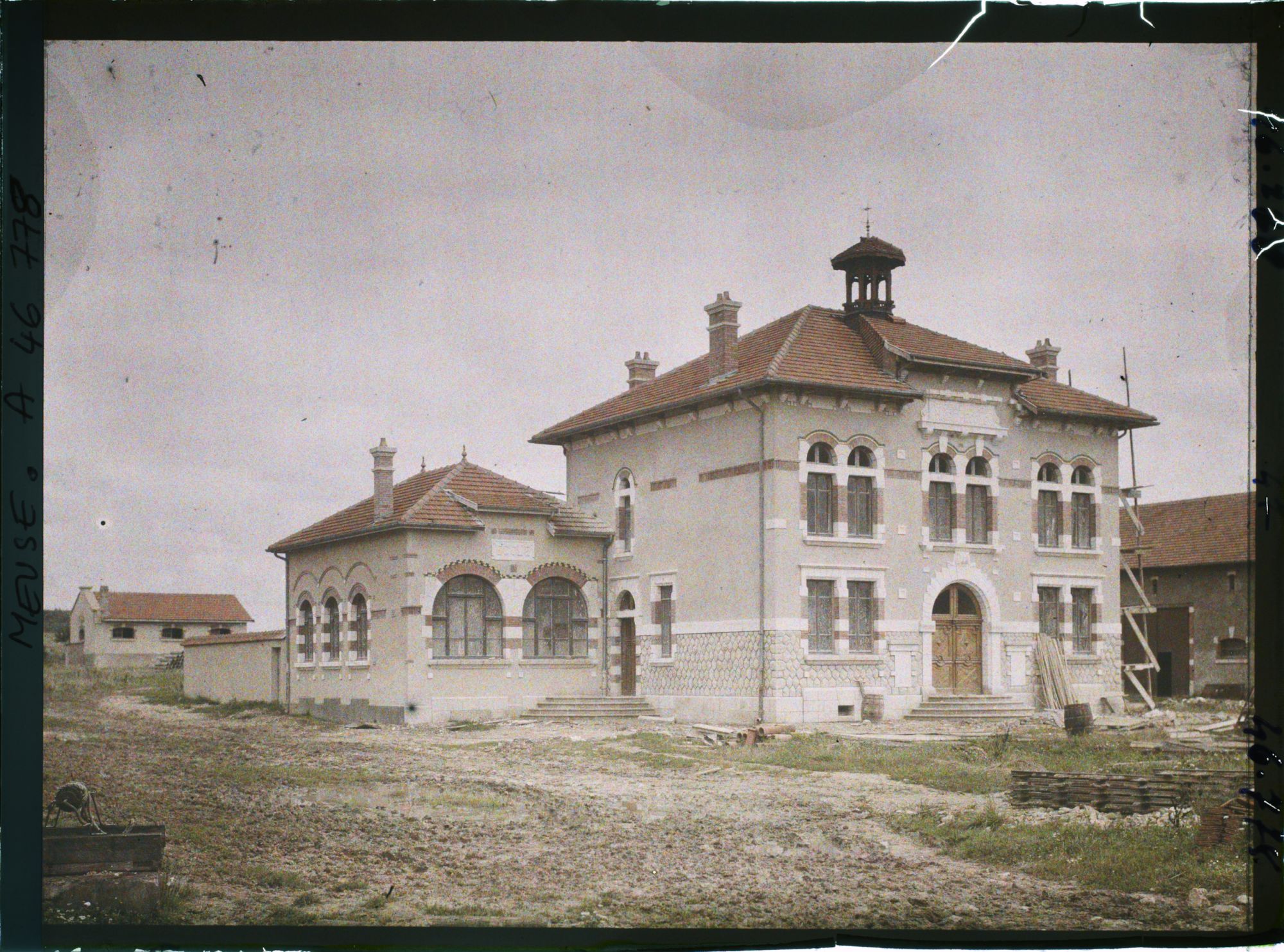 Image représentant France, Boureuilles Meuse (140h), L'Ecole et la Mairie