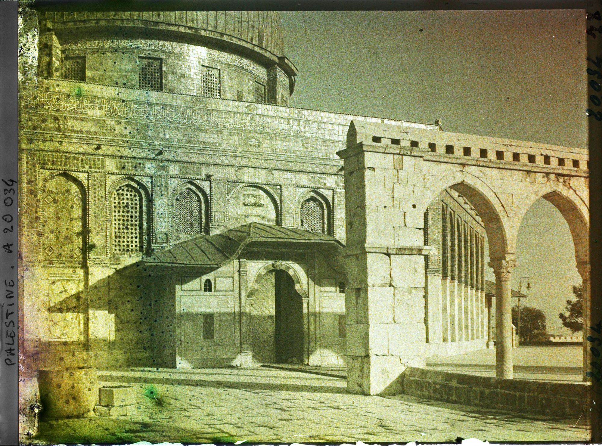Image représentant Entrée occidentale du Dôme du Rocher (Qubbat al Sakhra)