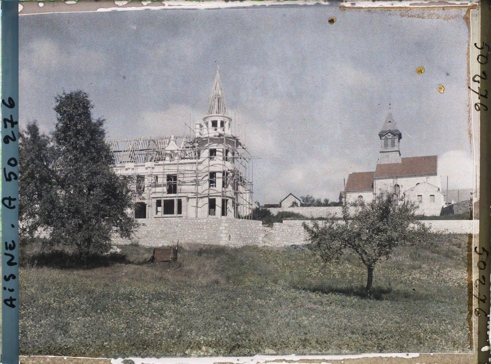 Image représentant France, Celles s/ Aisne, Eglise et Château