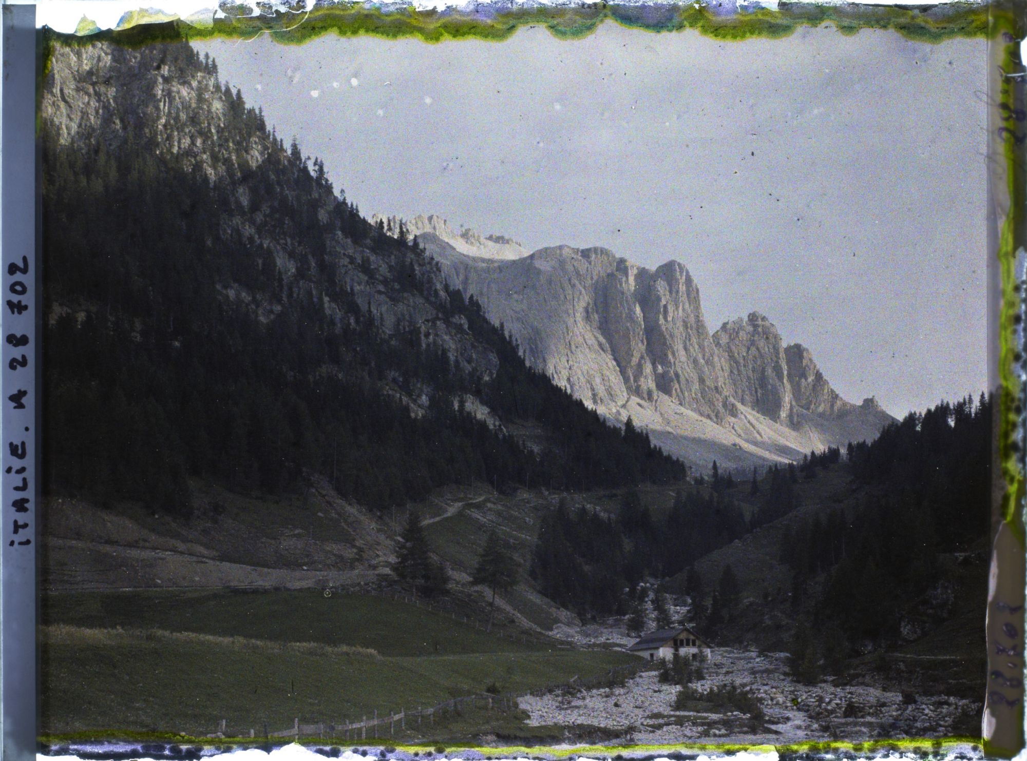 Image représentant Vue des hauteurs du village (Plan de Graba) vers le massif de la Stella (Groupo di Sella ou Sellagruppe)