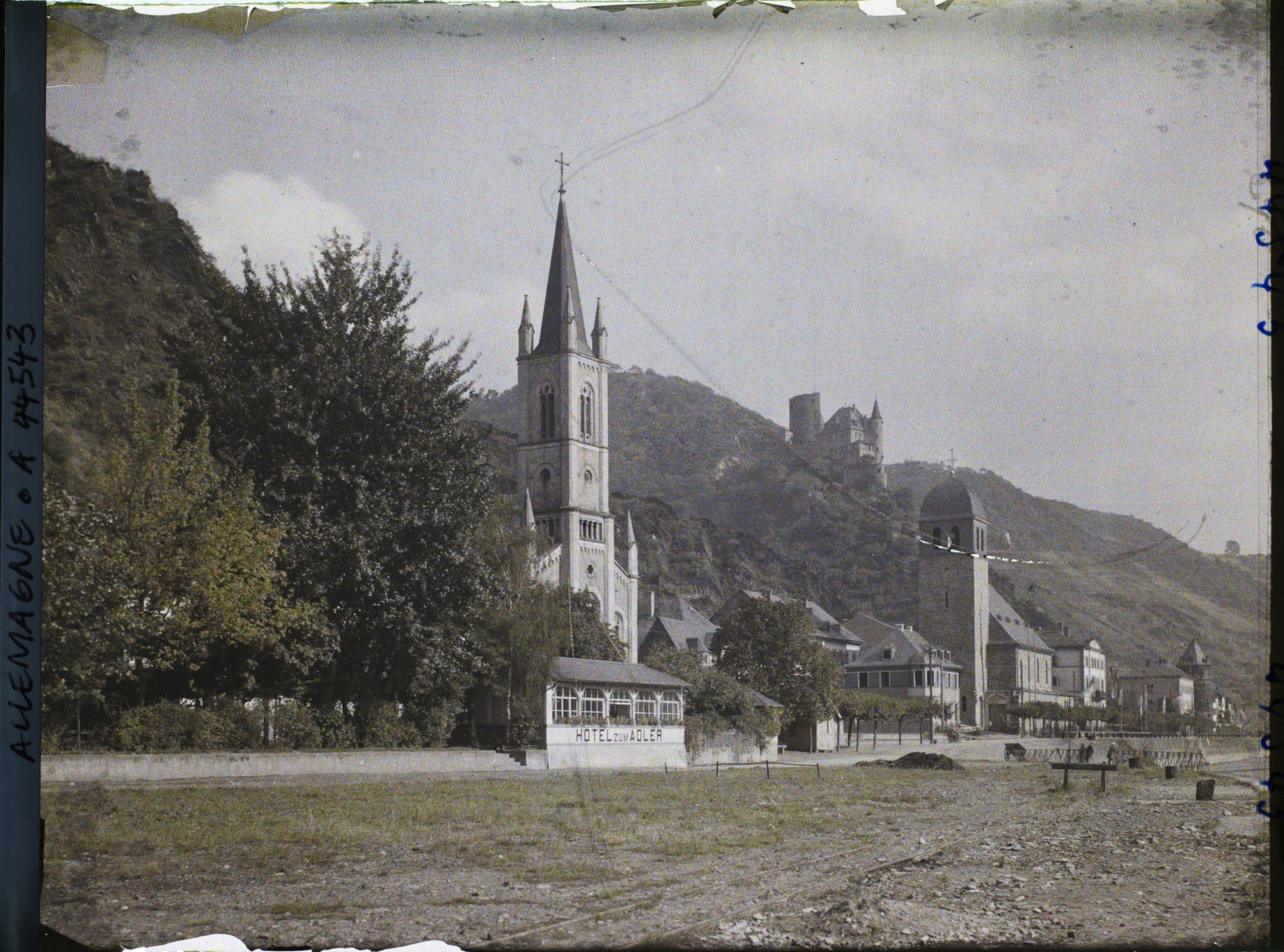 Image représentant Allemagne, Oberwesel, Une vue s/ les quais