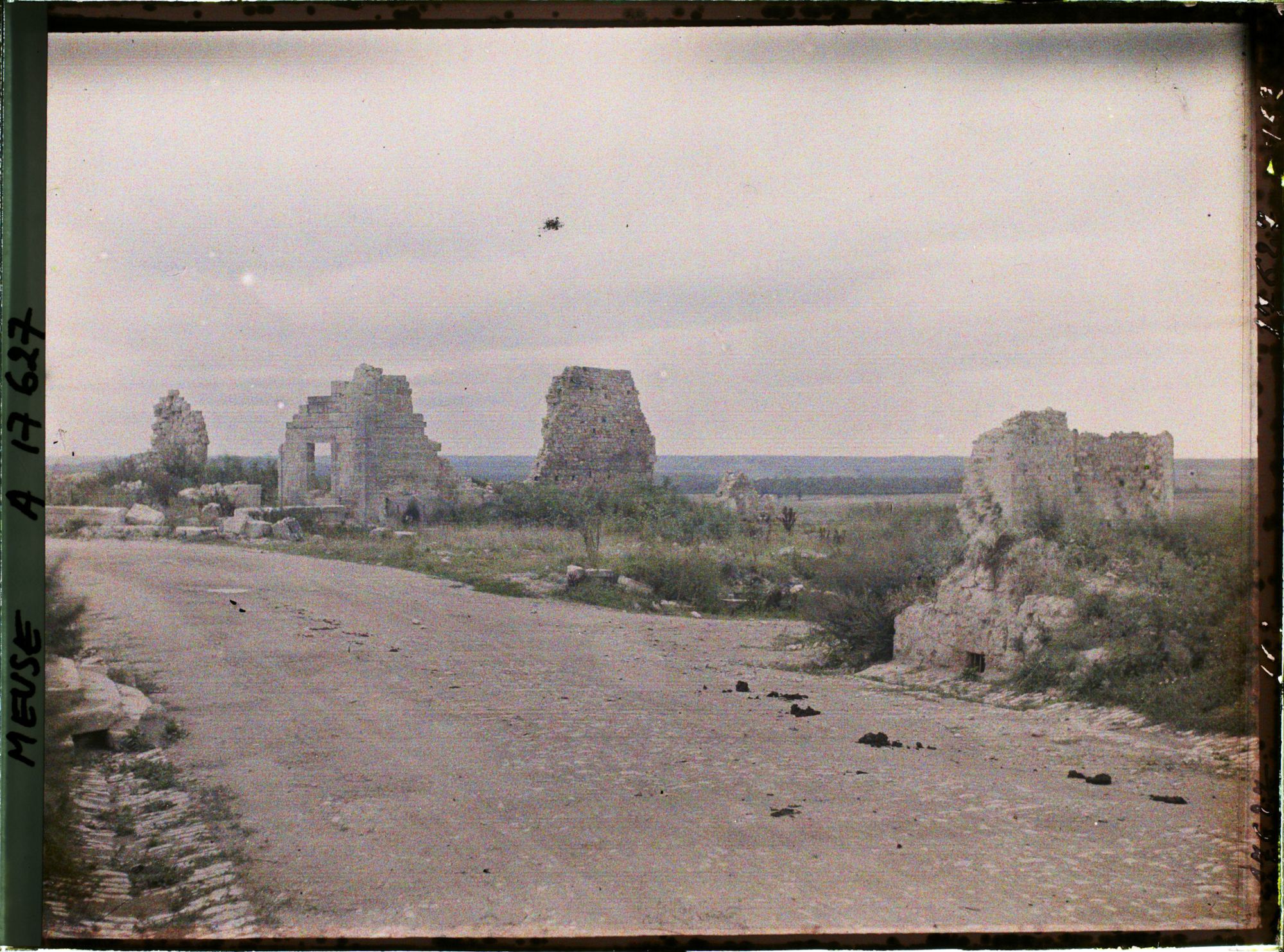 Image représentant France, Montfaucon, Vue prise vers Vauquois