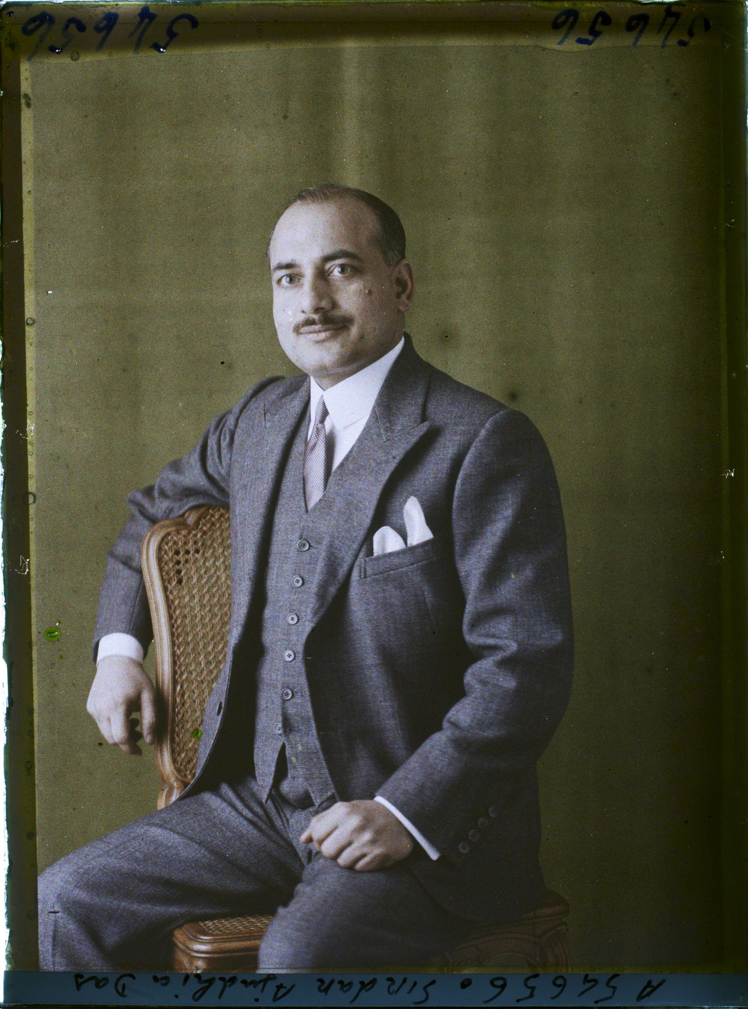 Image représentant https://musee-albert-kahn.s-museum.fr/home/NWQ2OTAwYzNmYjZlZTk1ZWQwODJmMjY4L2dlbmVyaWMtbm90aWNlLXRhYi9hdXRob3JpdHkvNjE3YTc5ZjVjZjhiODk2OGIzMzM3ZDIx/5d6900c3fb6ee95ed082f268/generic-notice-tab/authority/617a79ebcf8b8968b3336b30 Ajudhia Das