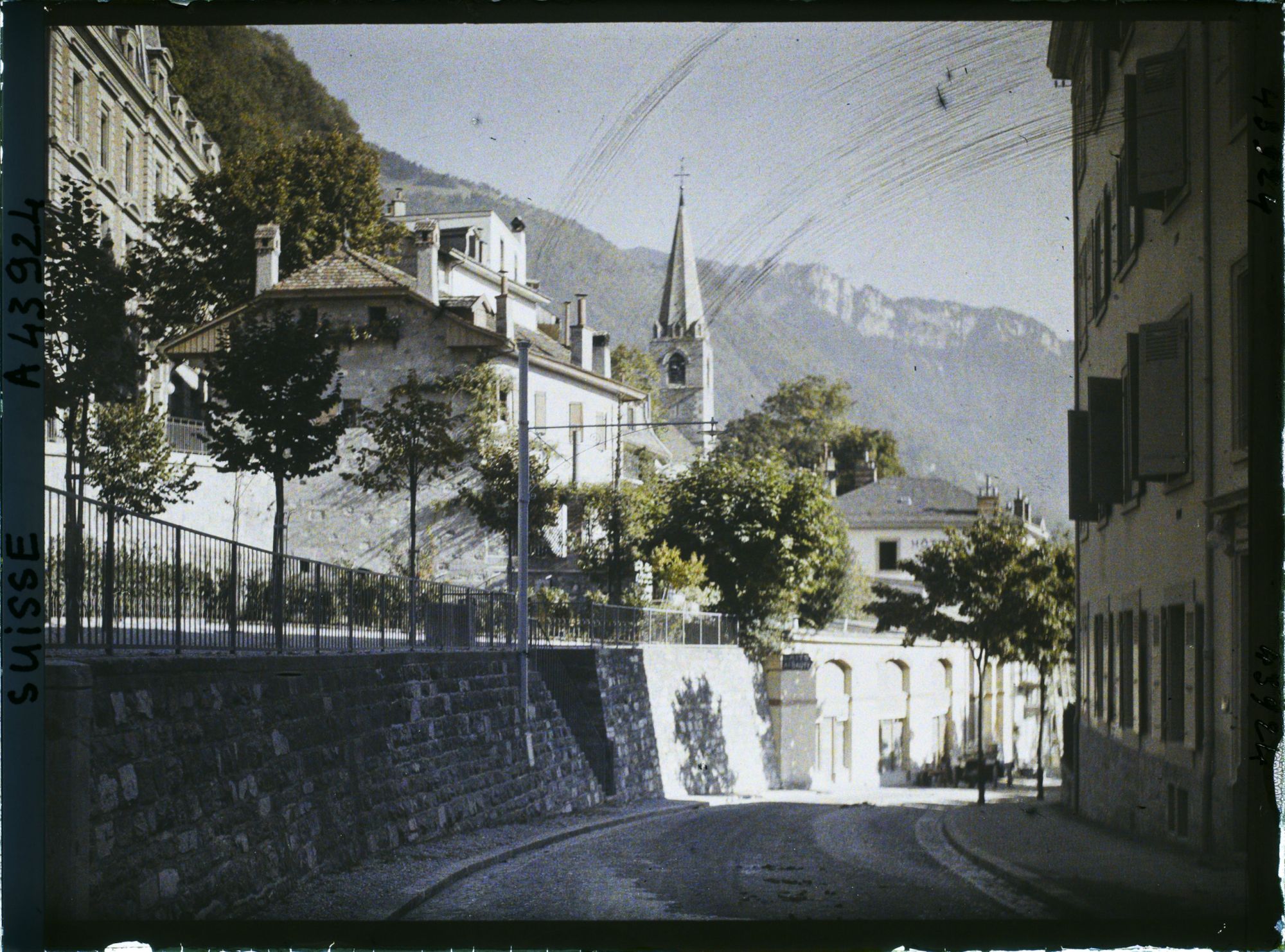 Image représentant L'avenue du Midi et le temple de Montreux