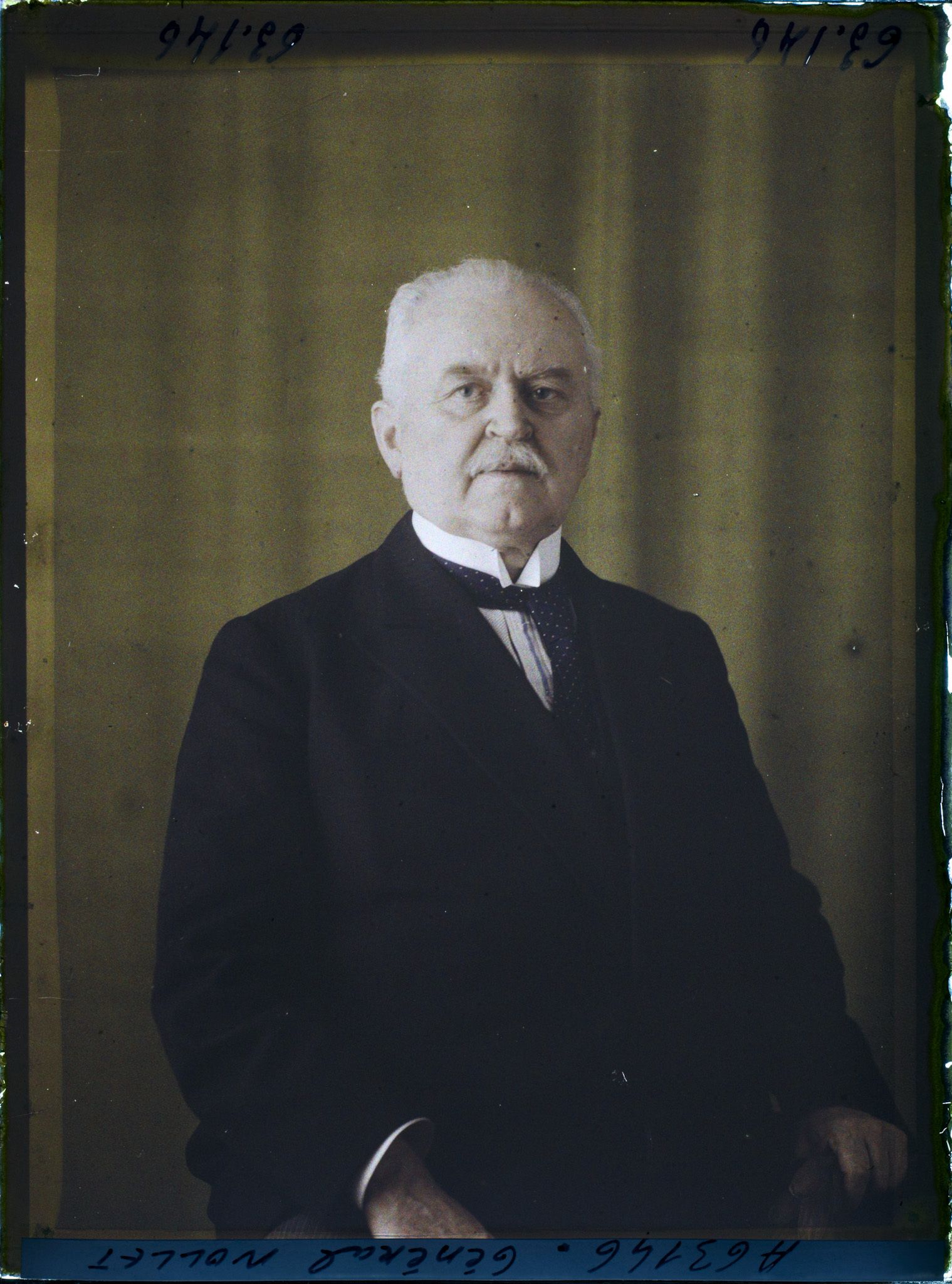 Image représentant https://musee-albert-kahn.s-museum.fr/home/NWQ2OTAwYzNmYjZlZTk1ZWQwODJmMjY4L2dlbmVyaWMtbm90aWNlLXRhYi9hdXRob3JpdHkvNjE3YTc5ZjVjZjhiODk2OGIzMzM3ZDIx/5d6900c3fb6ee95ed082f268/generic-notice-tab/authority/617a79ebcf8b8968b33374cb Le Général Charles Nollet