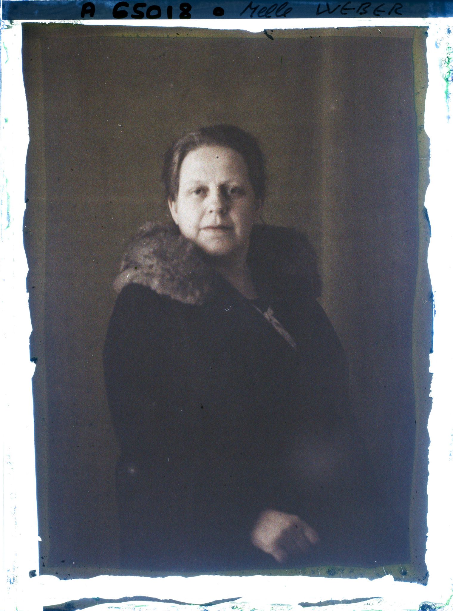 Image représentant https://musee-albert-kahn.s-museum.fr/home/NWQ2OTAwYzNmYjZlZTk1ZWQwODJmMjY4L2dlbmVyaWMtbm90aWNlLXRhYi9hdXRob3JpdHkvNjE3YTc5ZjVjZjhiODk2OGIzMzM3ZDIx/5d6900c3fb6ee95ed082f268/generic-notice-tab/authority/617a79ebcf8b8968b3337a03 Mademoiselle Hélène Weber