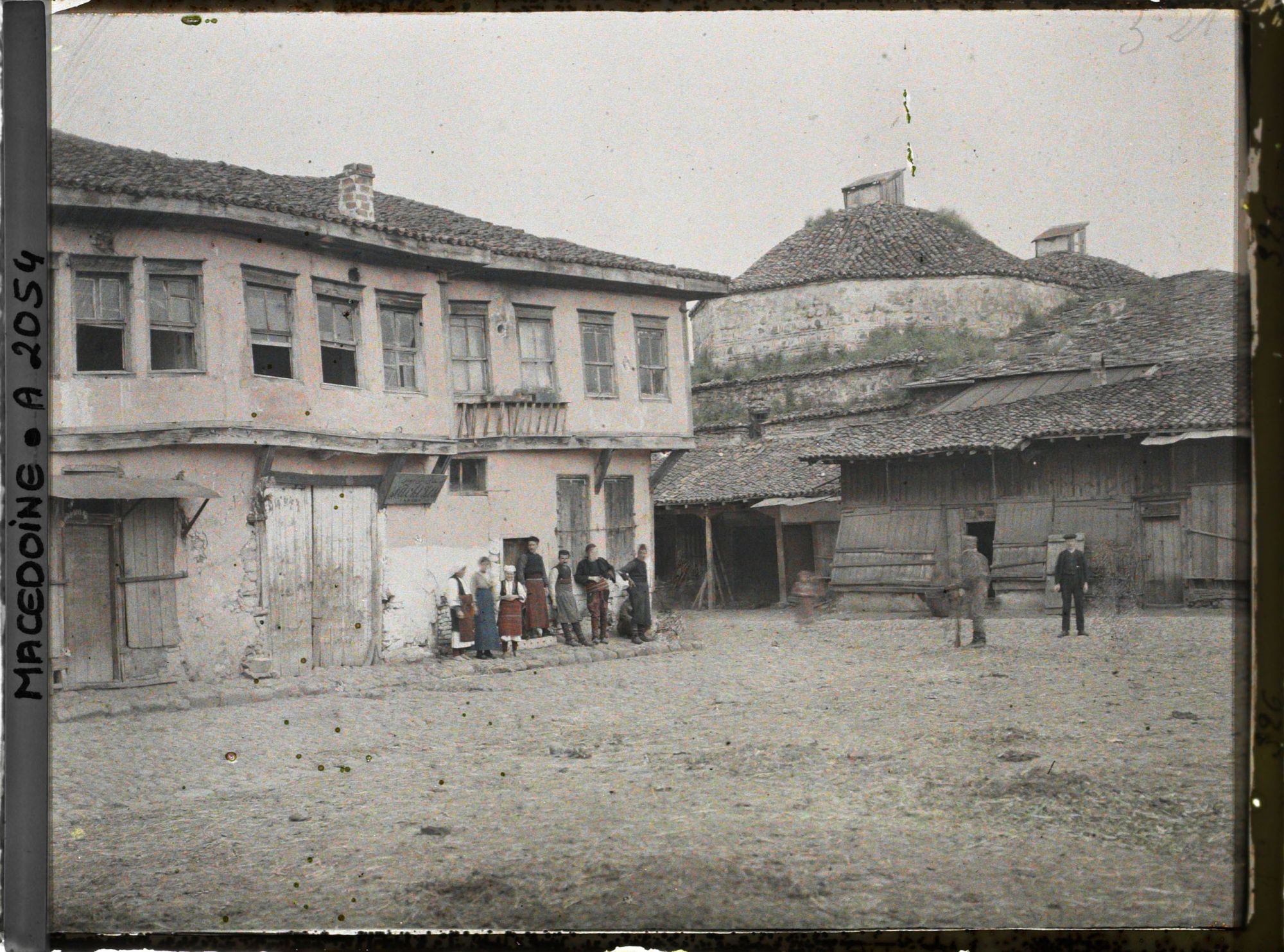 Image représentant La même place avec l'ancien hammam turc [Deboj]